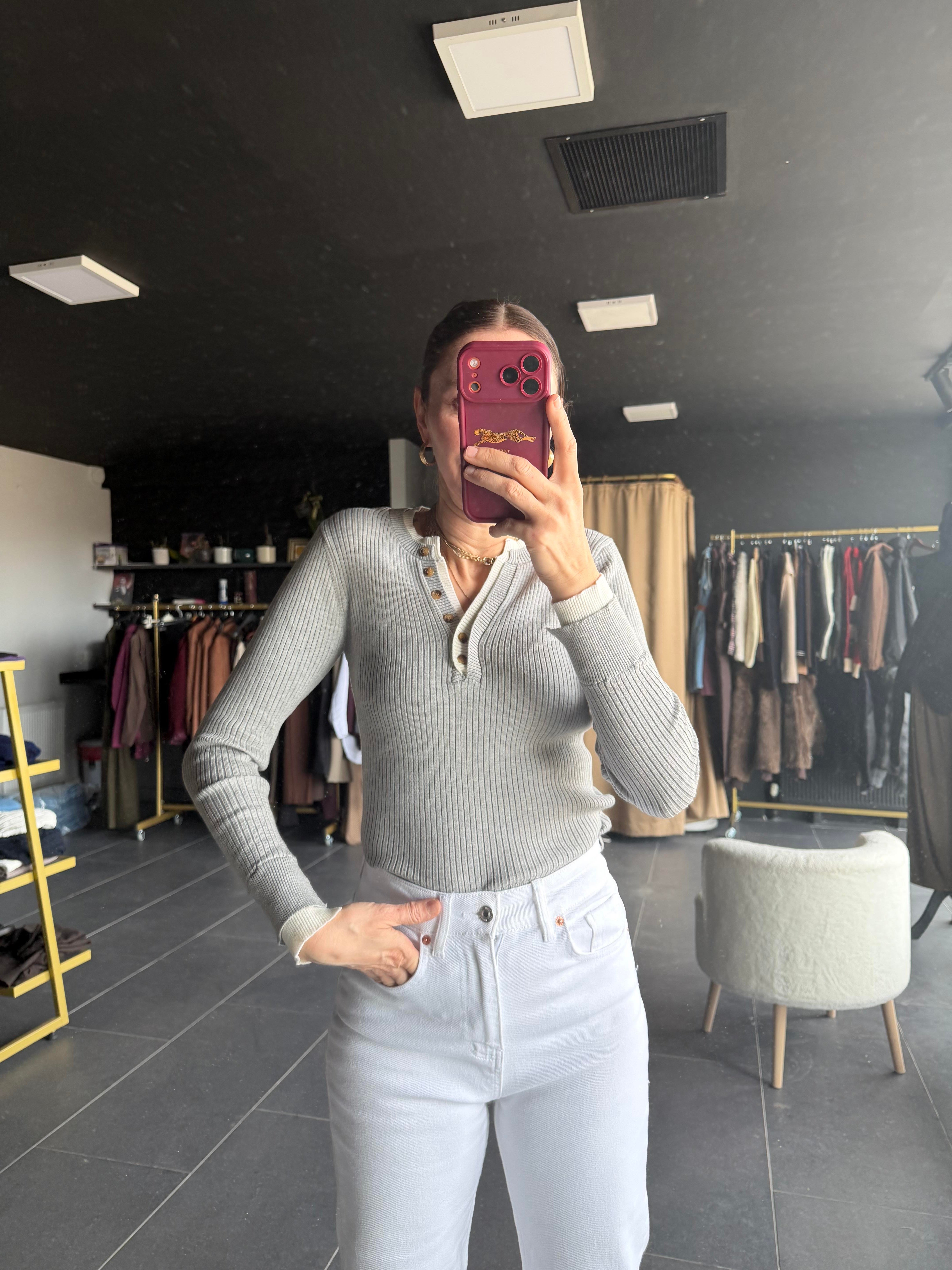 V Çift Yaka Gri Triko