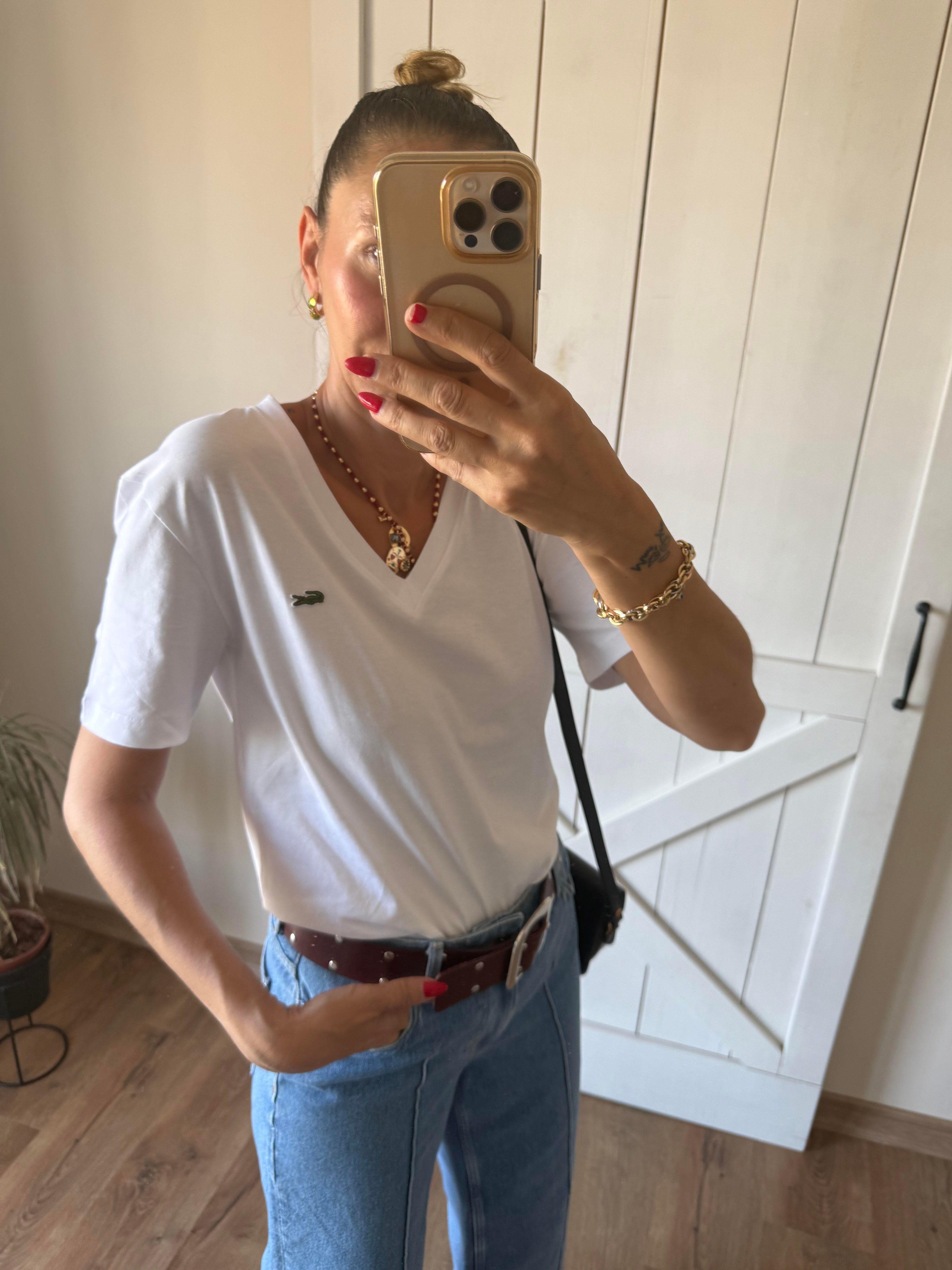 V Yaka Beyaz Rahat Kesim Tshirt