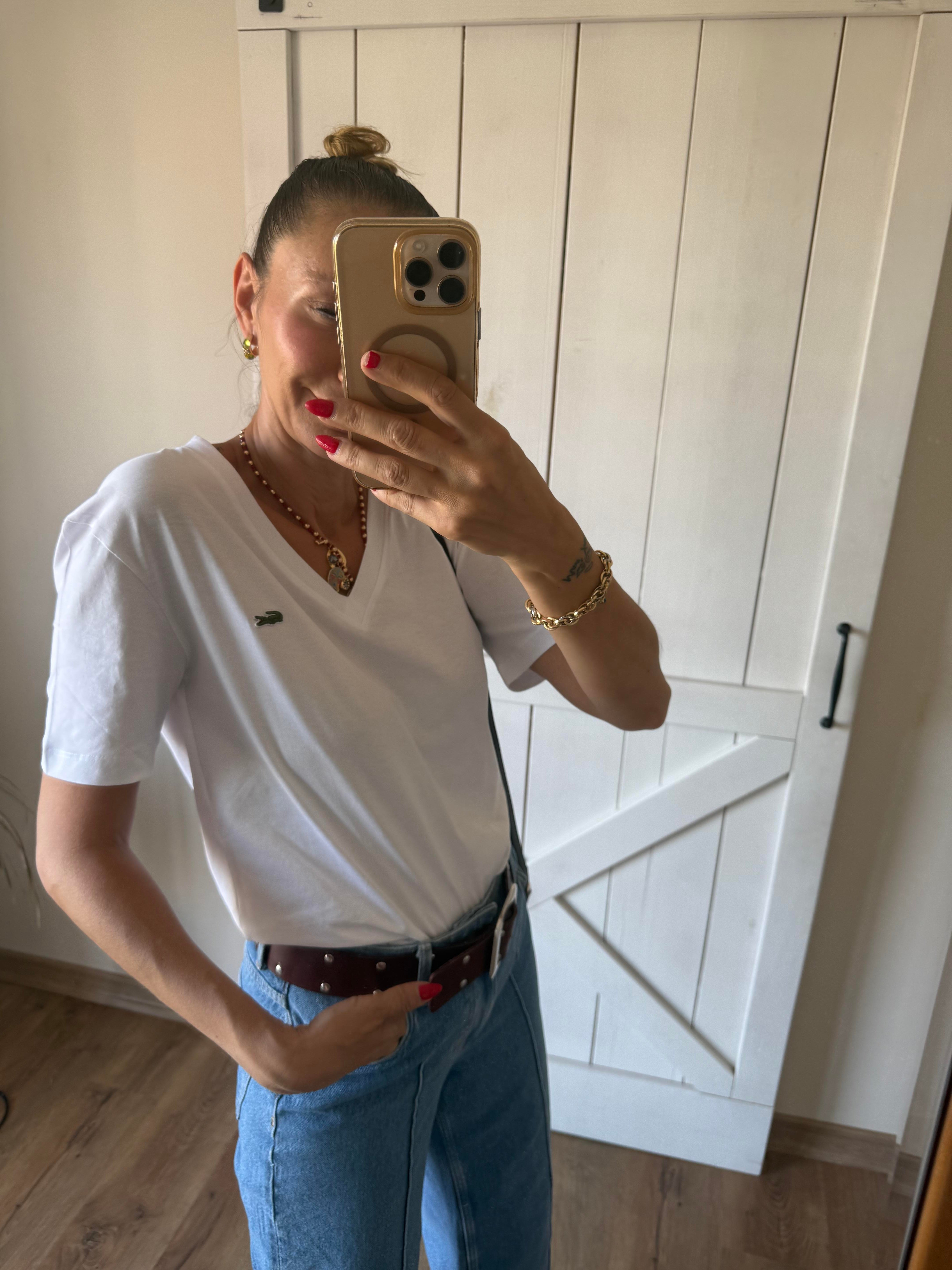 V Yaka Beyaz Rahat Kesim Tshirt