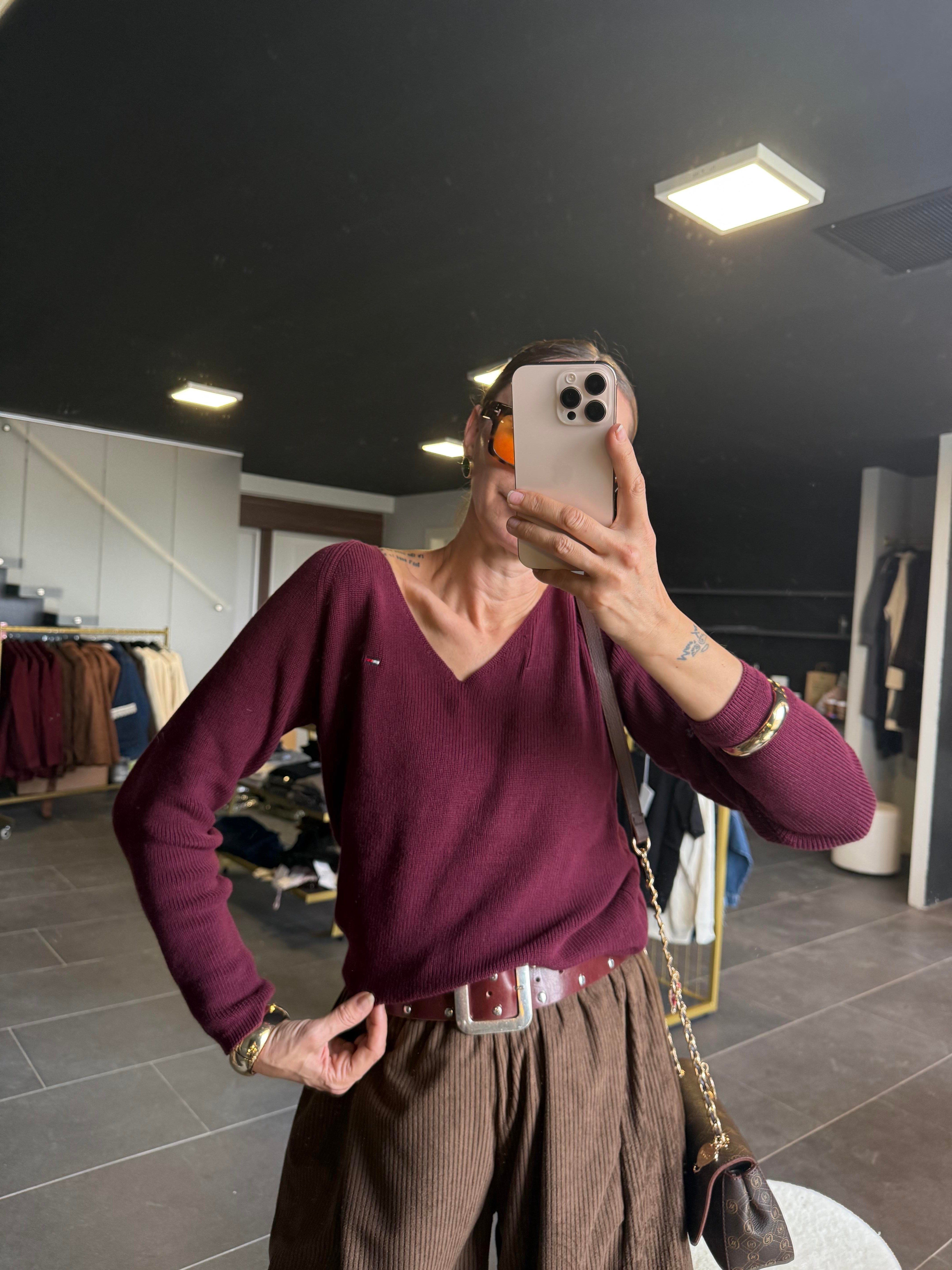 V Yaka Bordo Th Triko