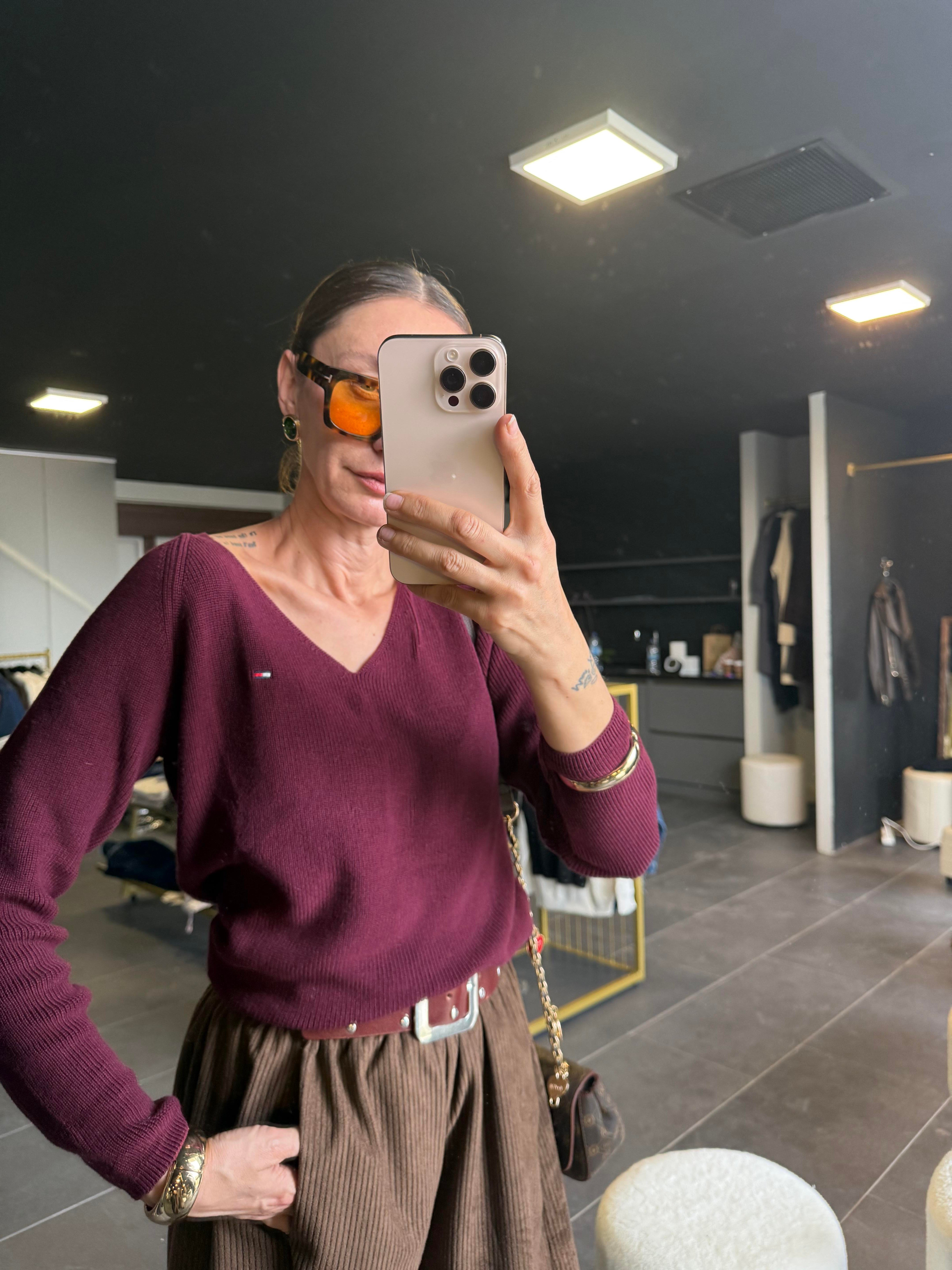 V Yaka Bordo Th Triko