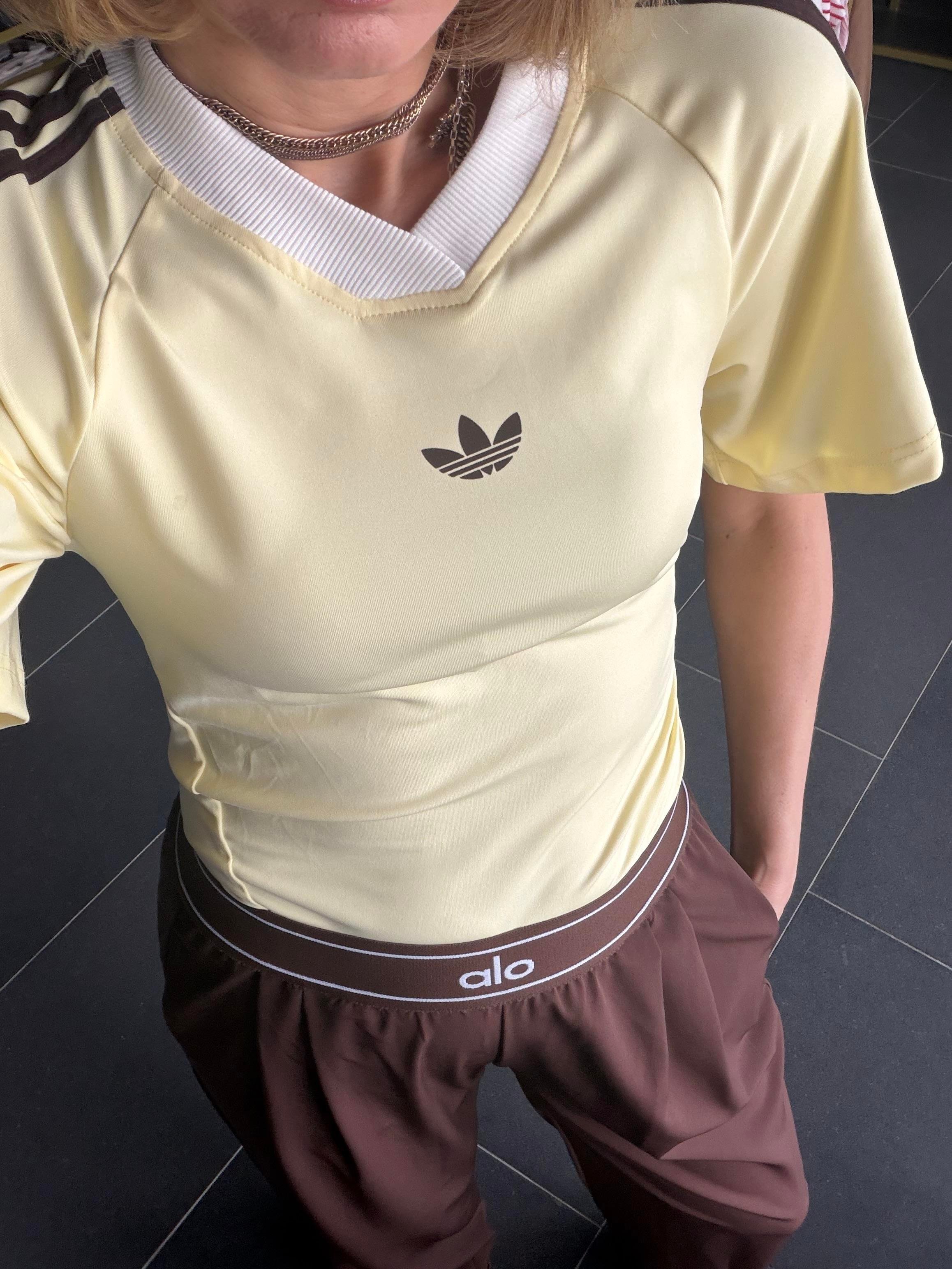 V Yaka Butter Originals Yanları Drapeli Tshirt