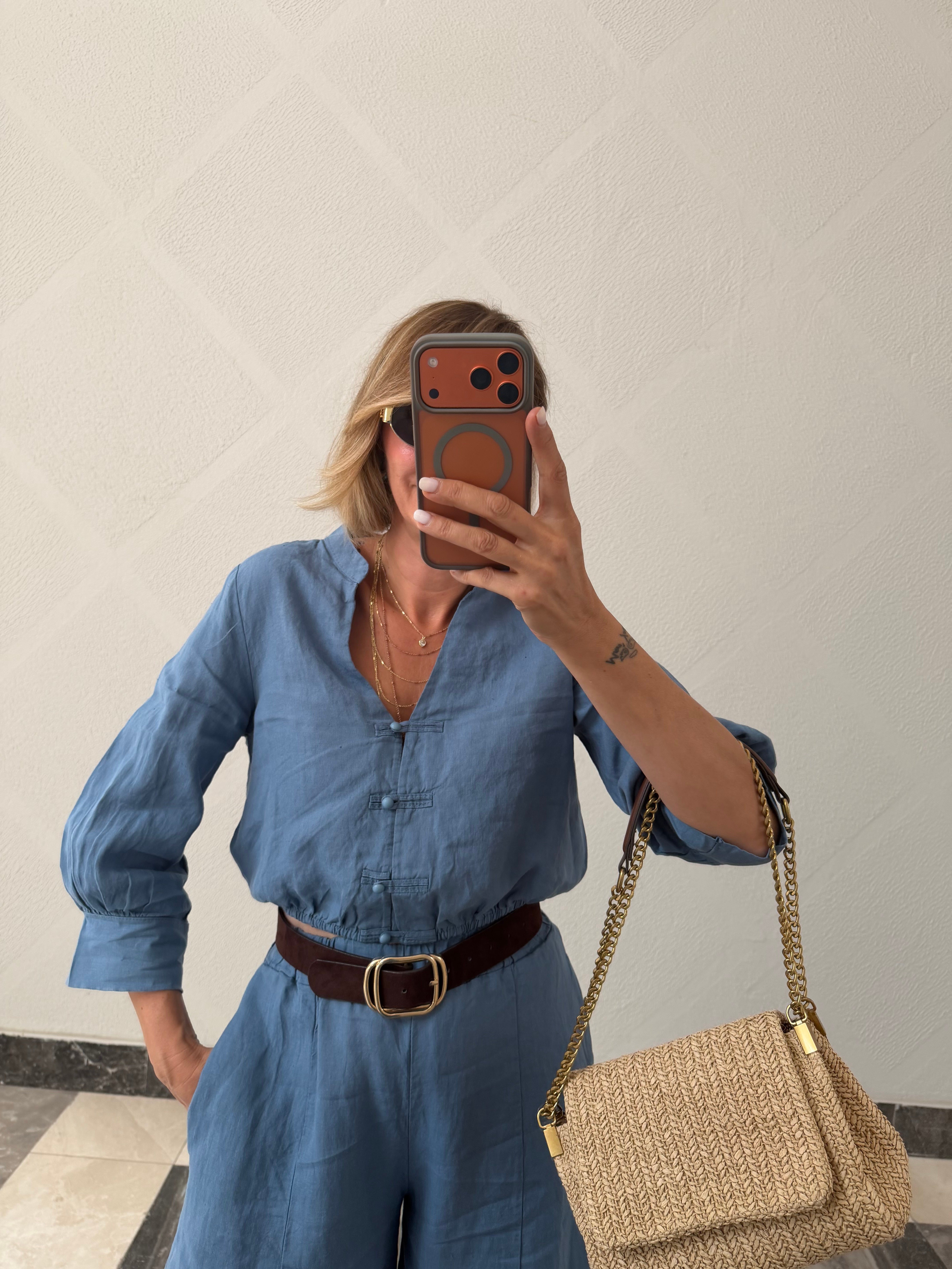V Yaka Crop Gömlek