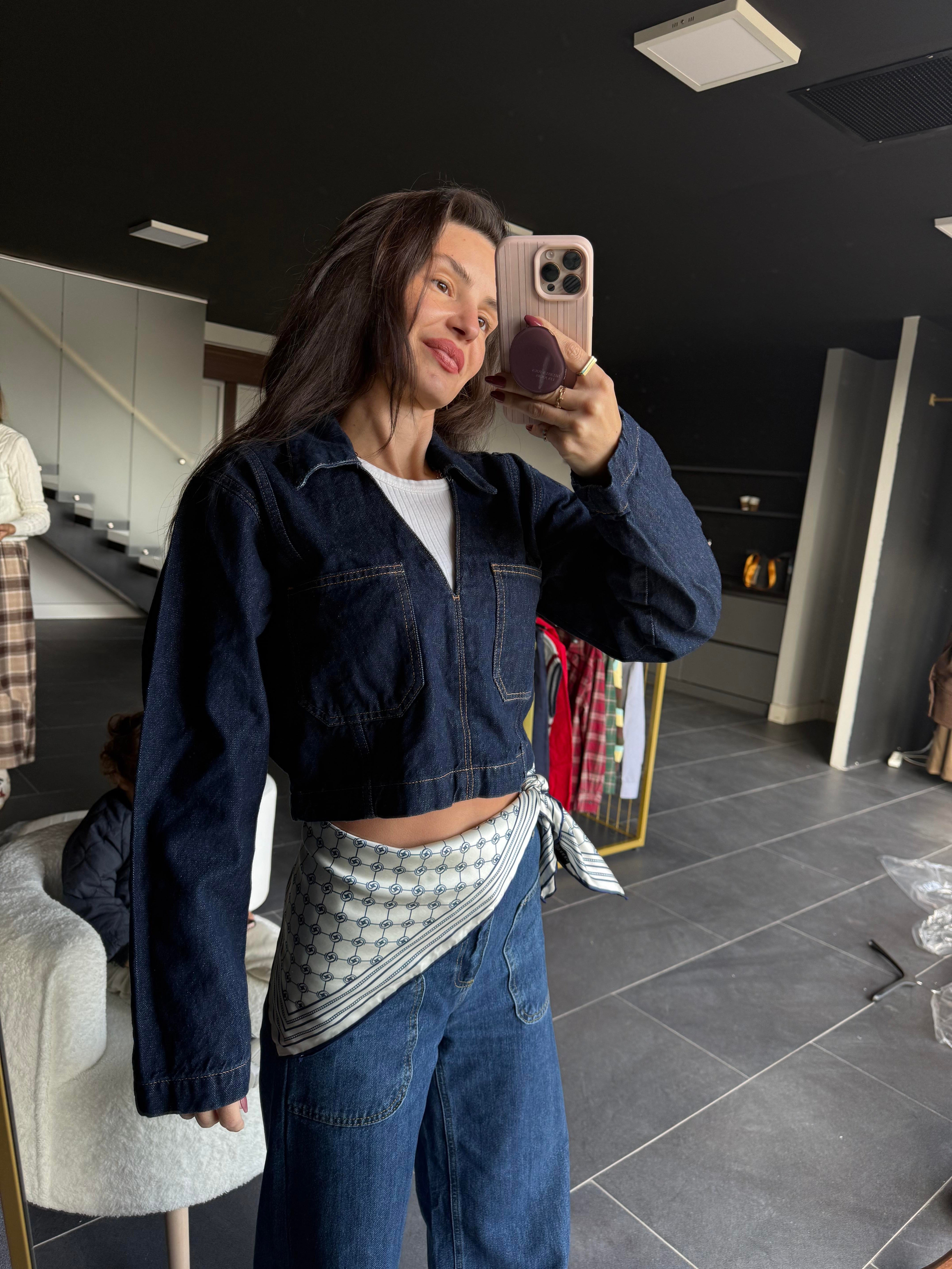 V Yaka Denim Gömlek