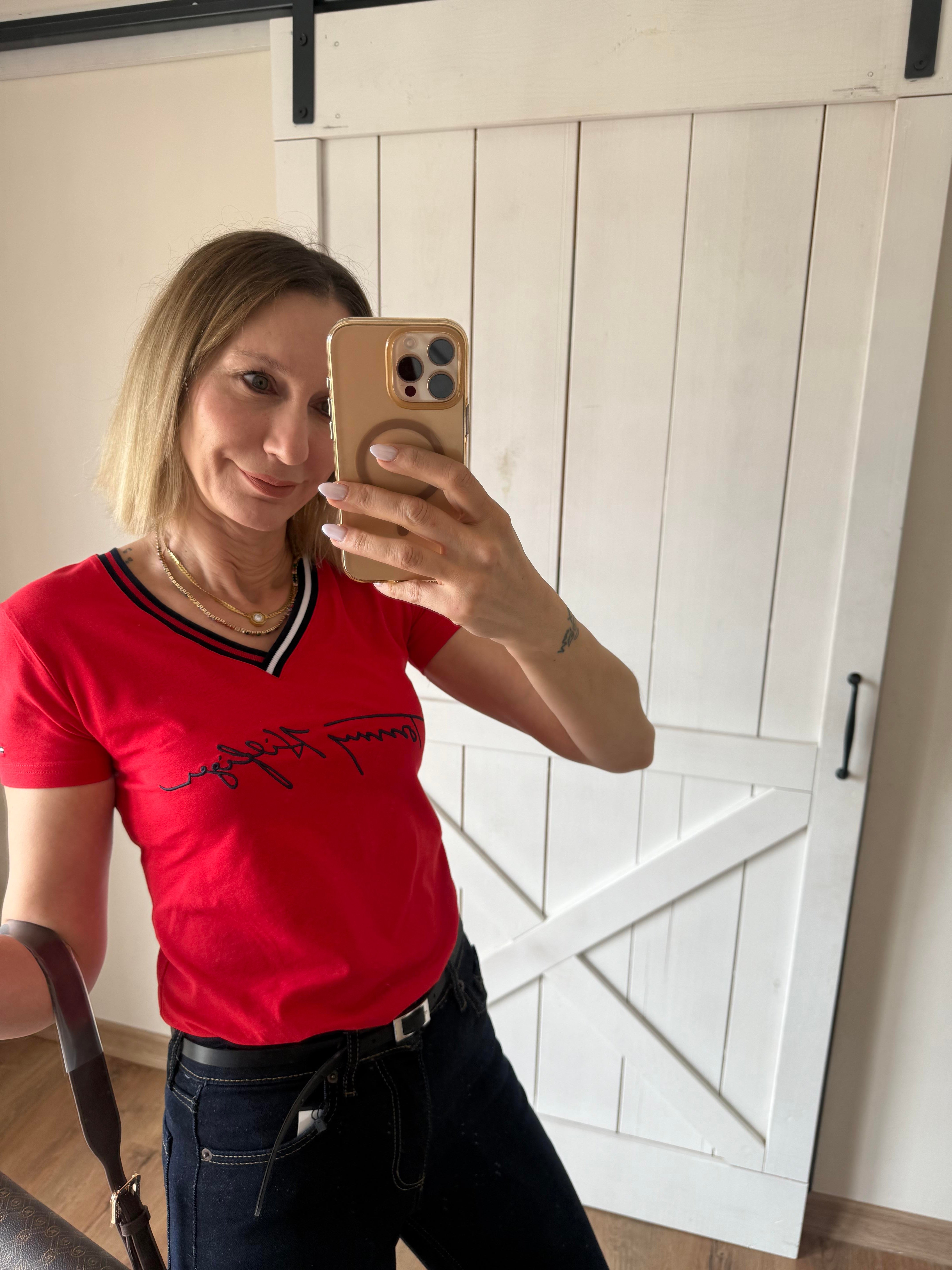 V Yaka Kırmızı Tshirt