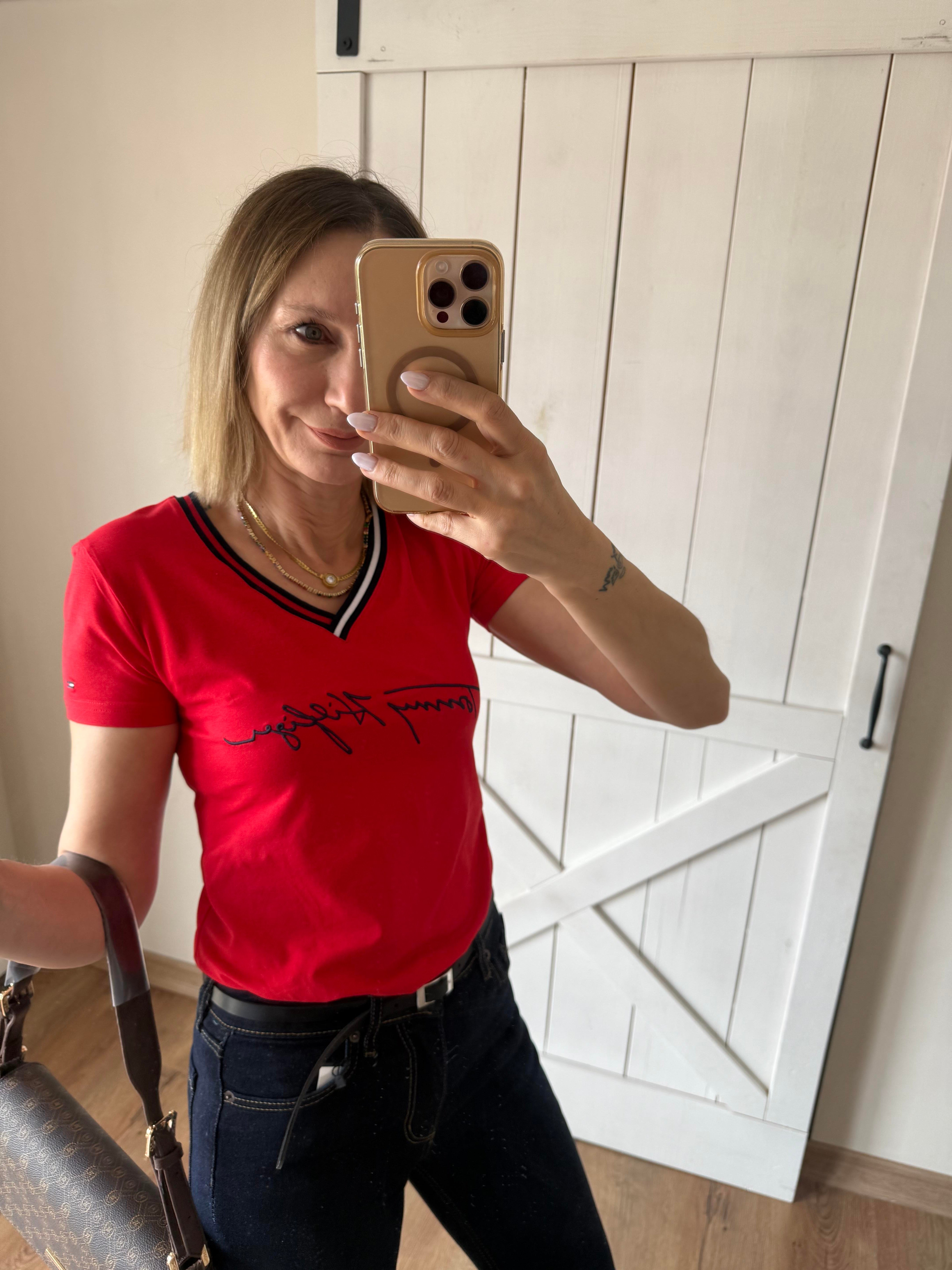 V Yaka Kırmızı Tshirt