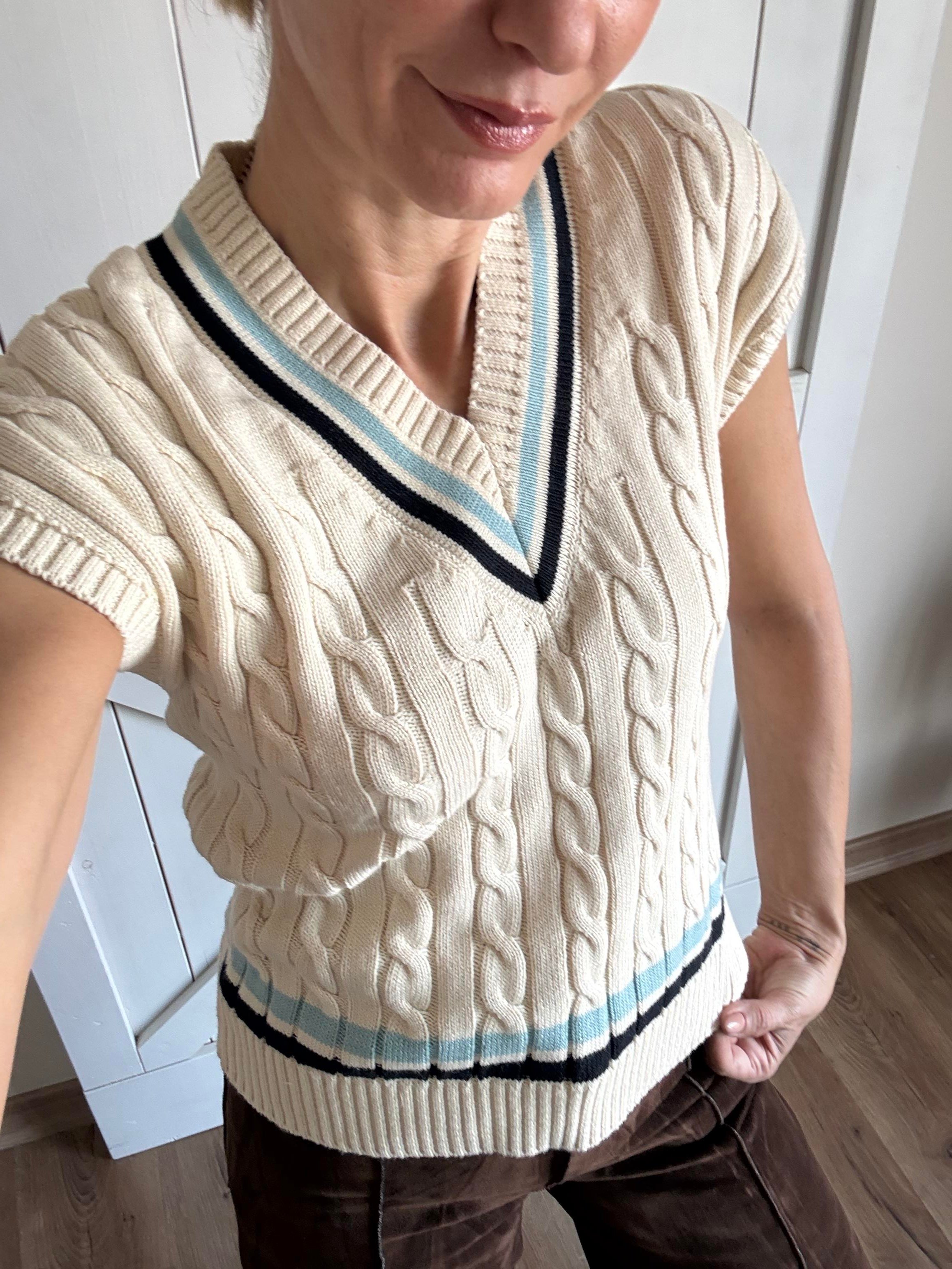 V Yaka Şeritli Süveter