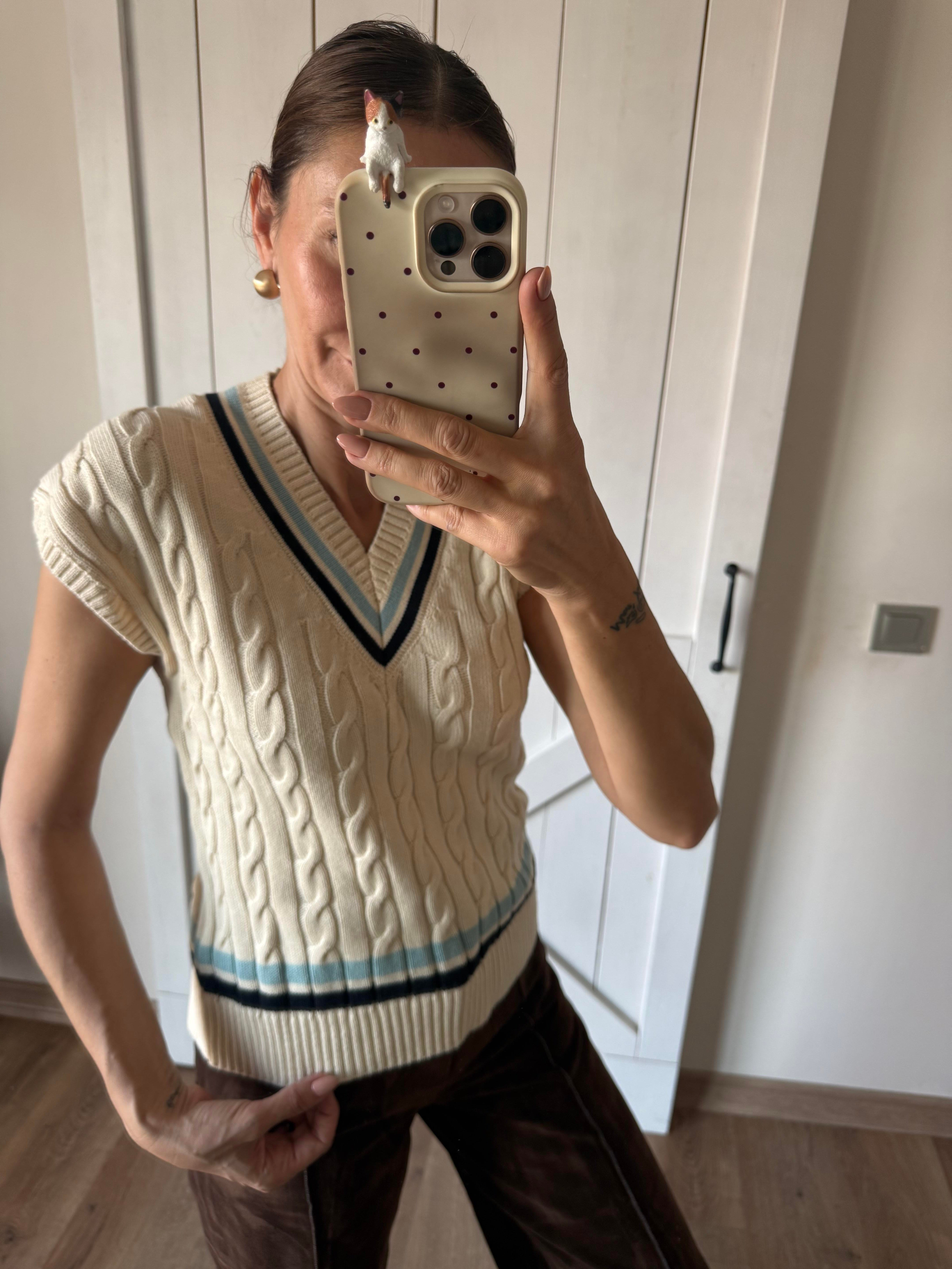 V Yaka Şeritli Süveter