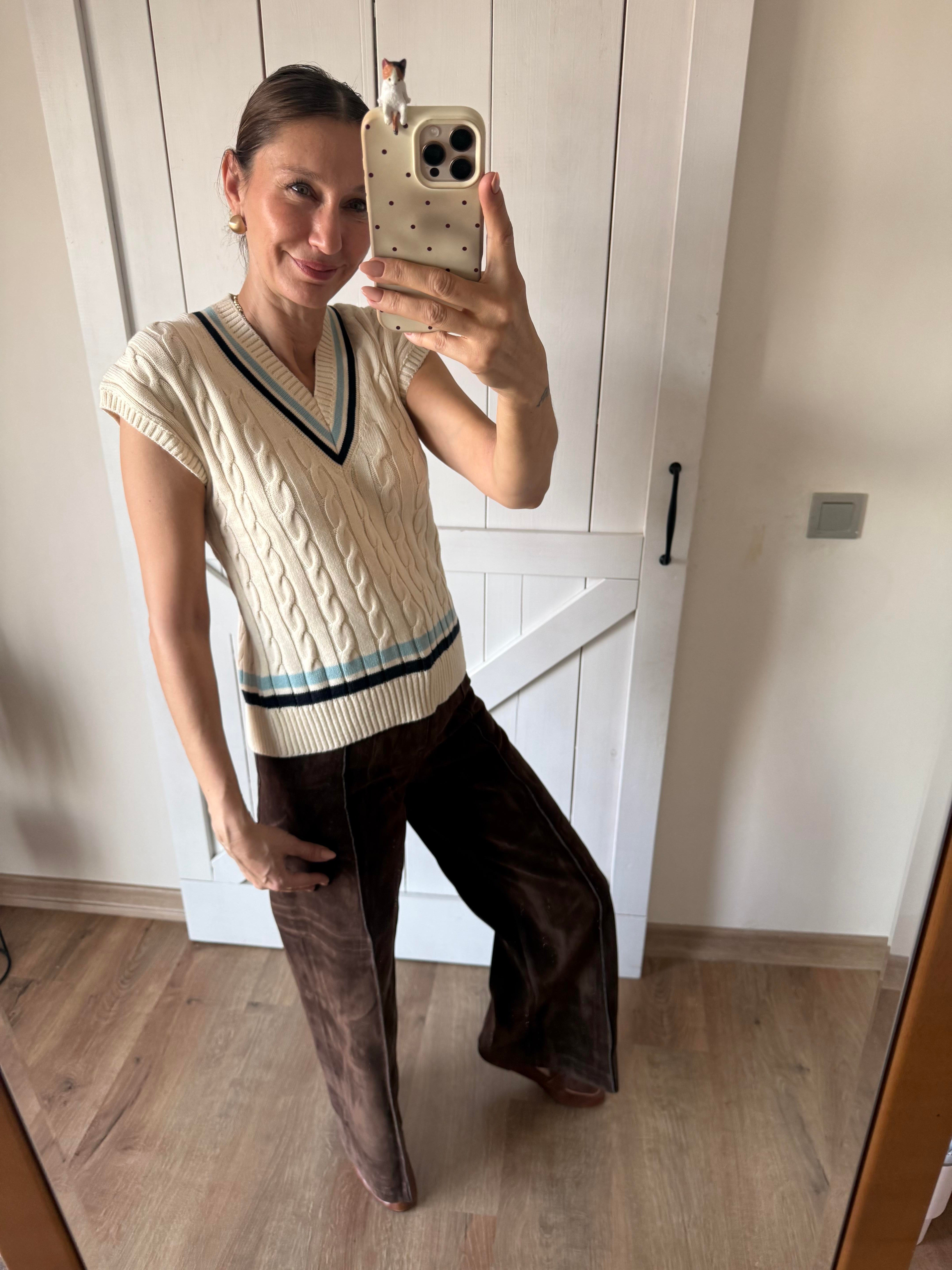 V Yaka Şeritli Süveter