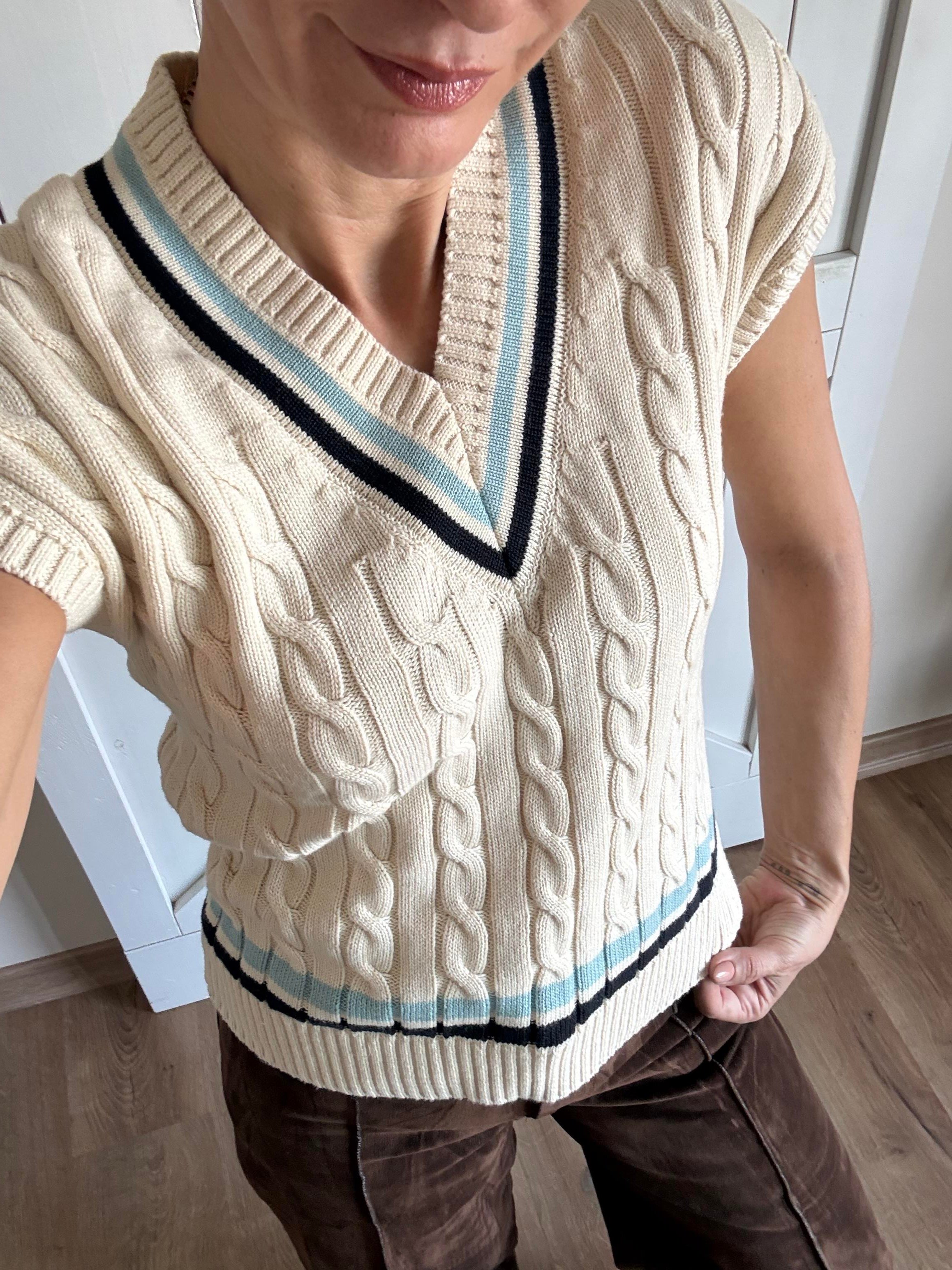 V Yaka Şeritli Süveter