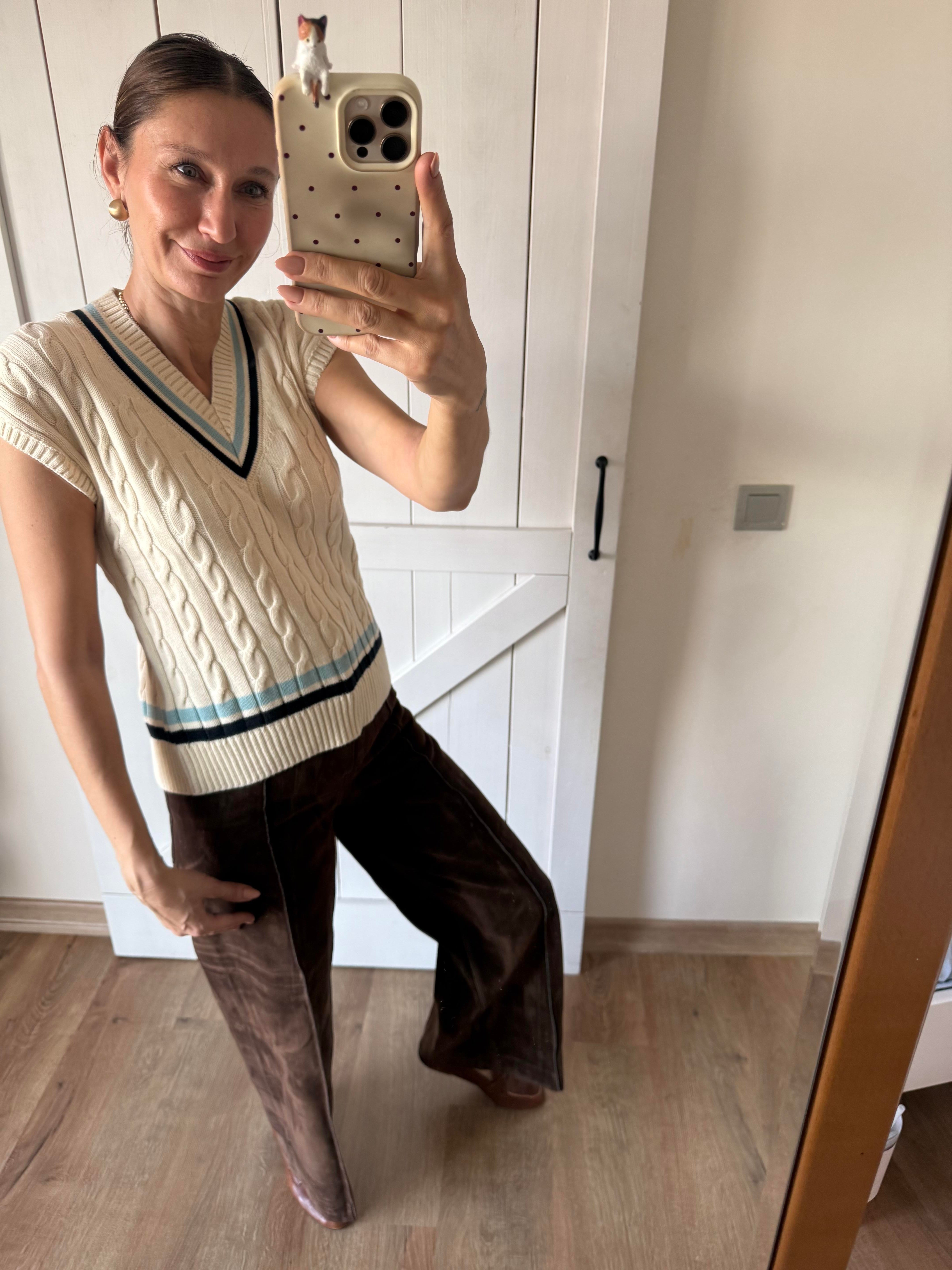 V Yaka Şeritli Süveter