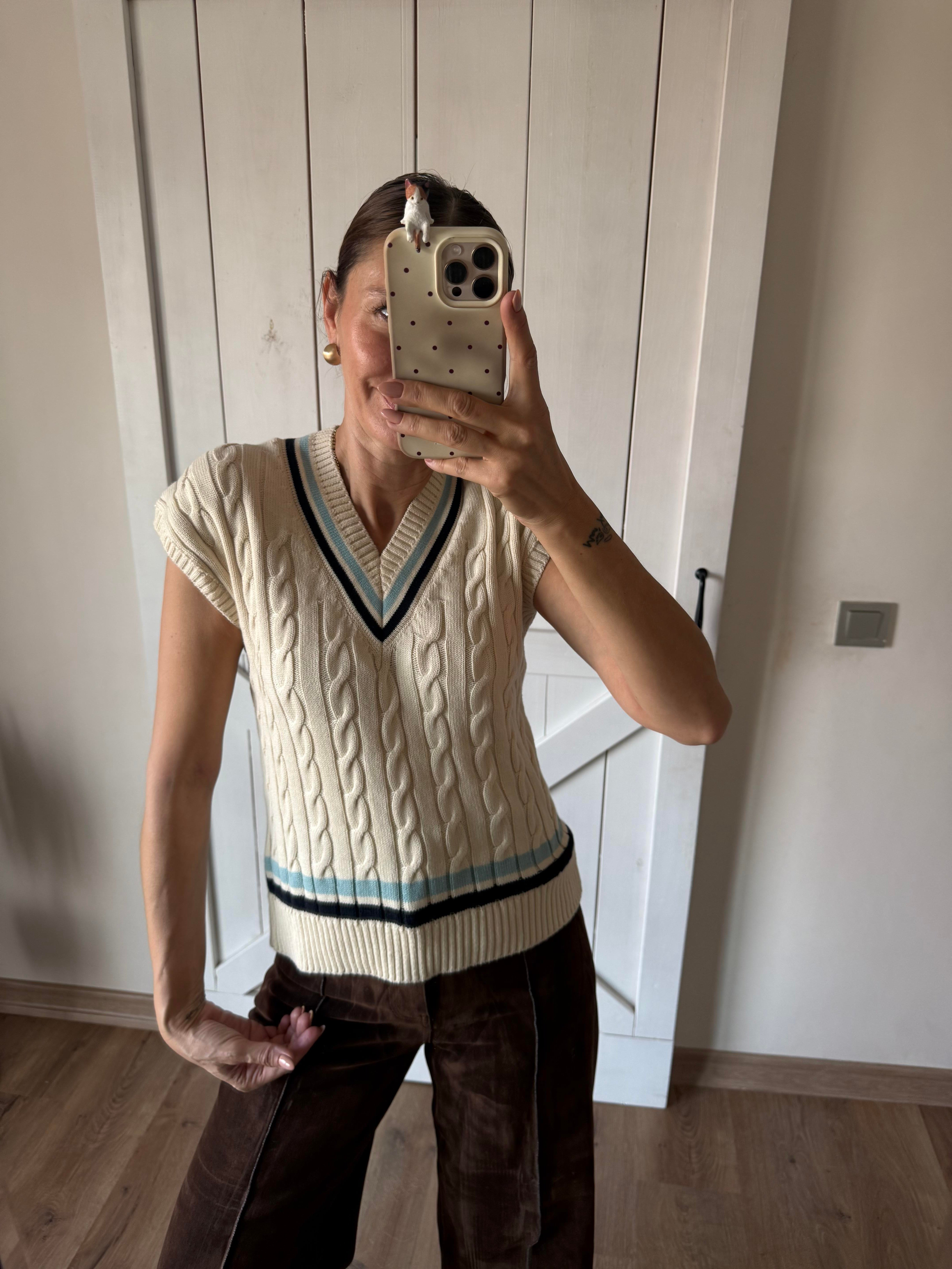 V Yaka Şeritli Süveter