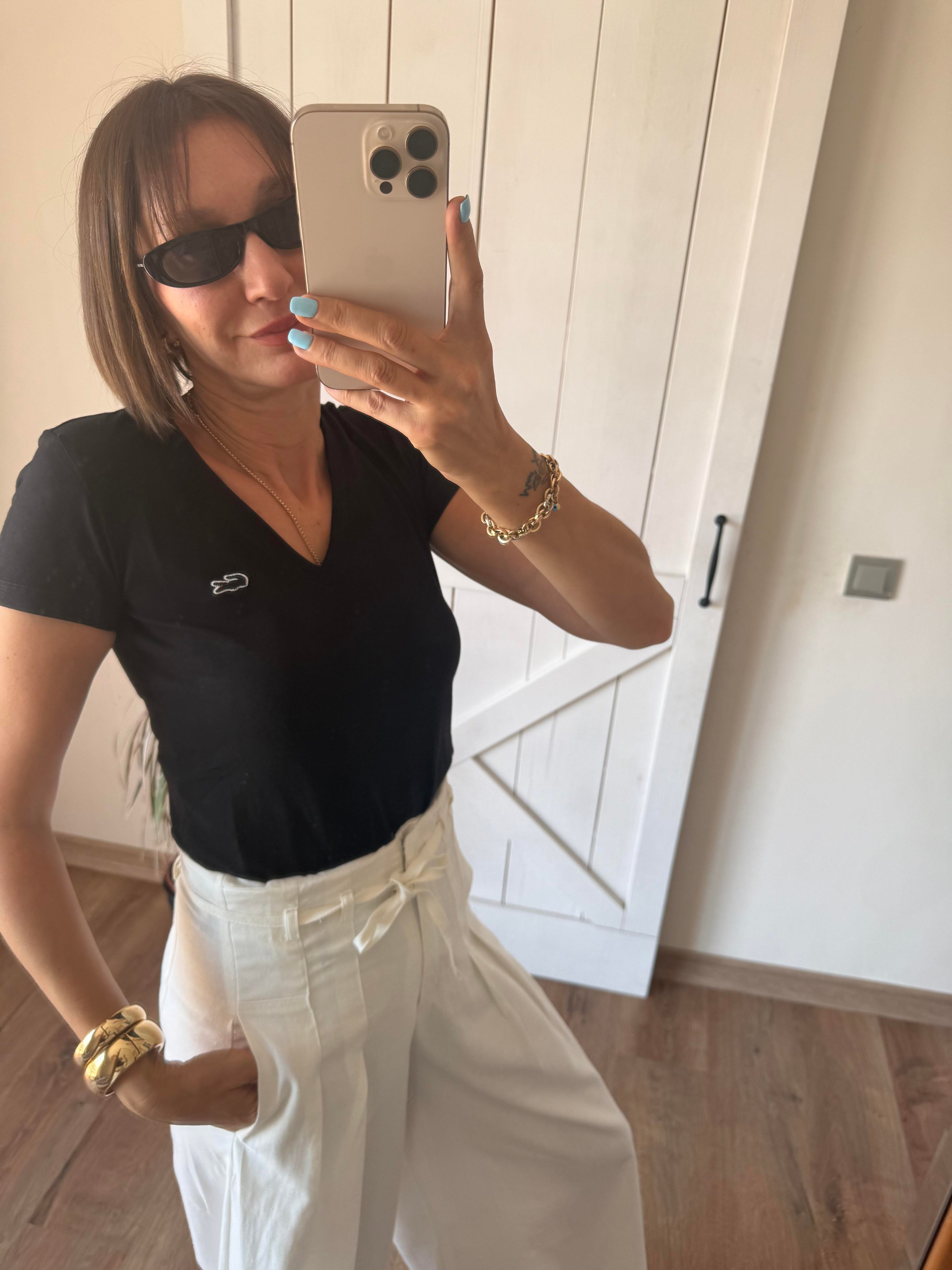 V Yaka Slim Fit Siyah Tshirt