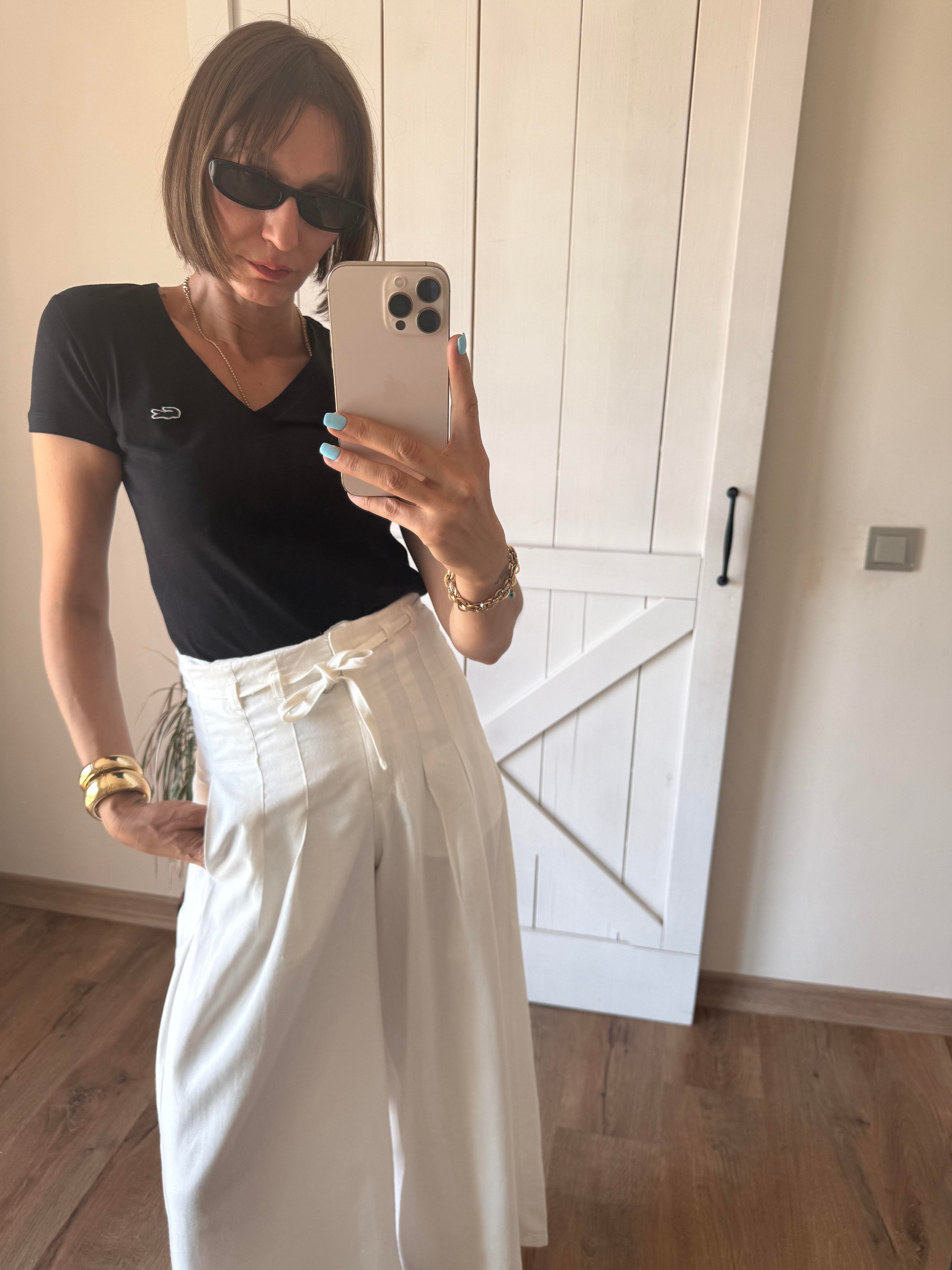 V Yaka Slim Fit Siyah Tshirt