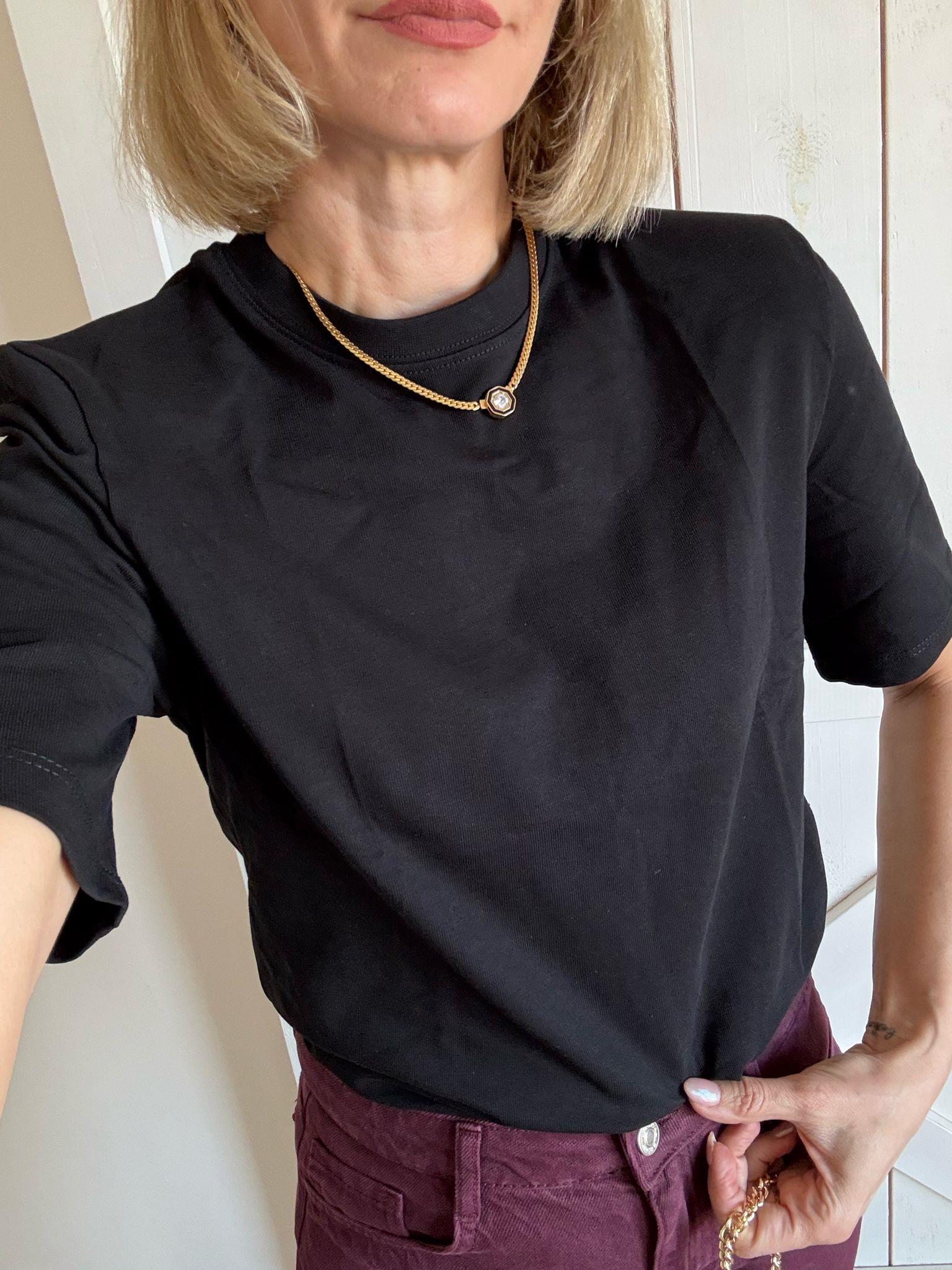 Vatkalı Siyah Tshirt