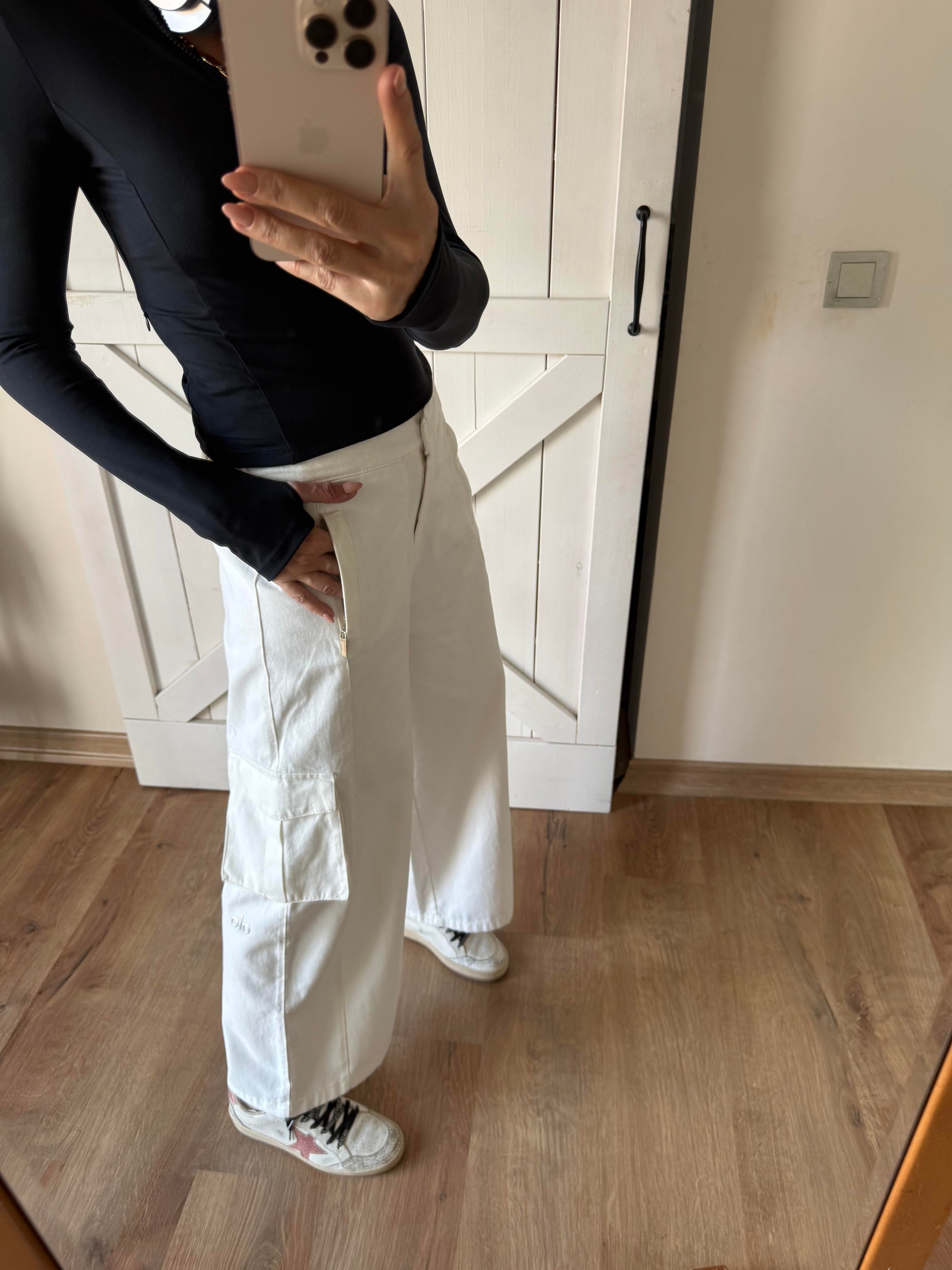 Wide Leg Kırık Beyaz Kargo Cep Aloha Pantolon