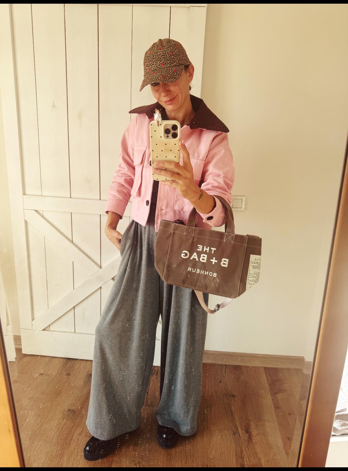 Yaka Deri Detaylı Marka Model Pembe Ceket