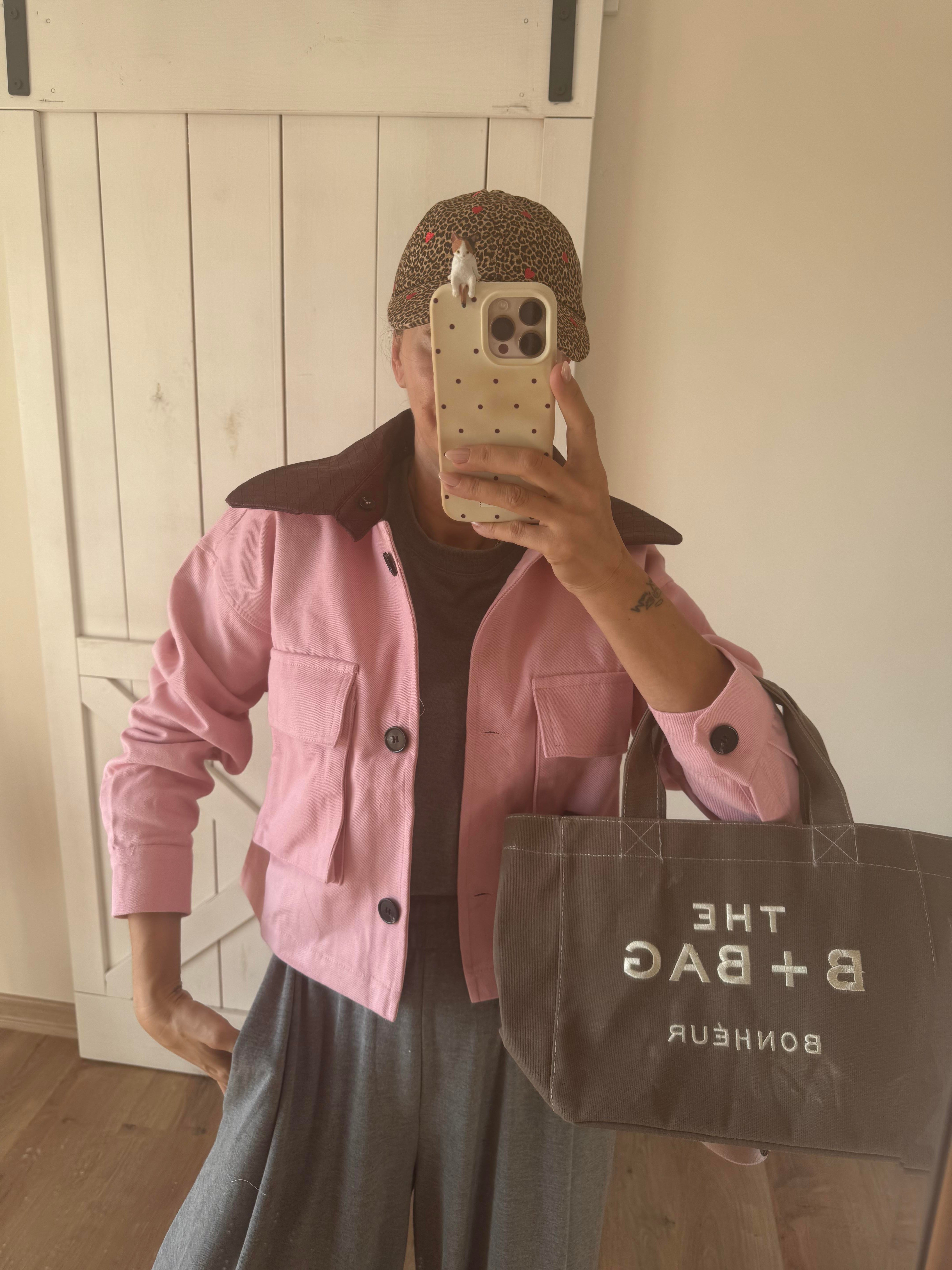 Yaka Deri Detaylı Marka Model Pembe Ceket