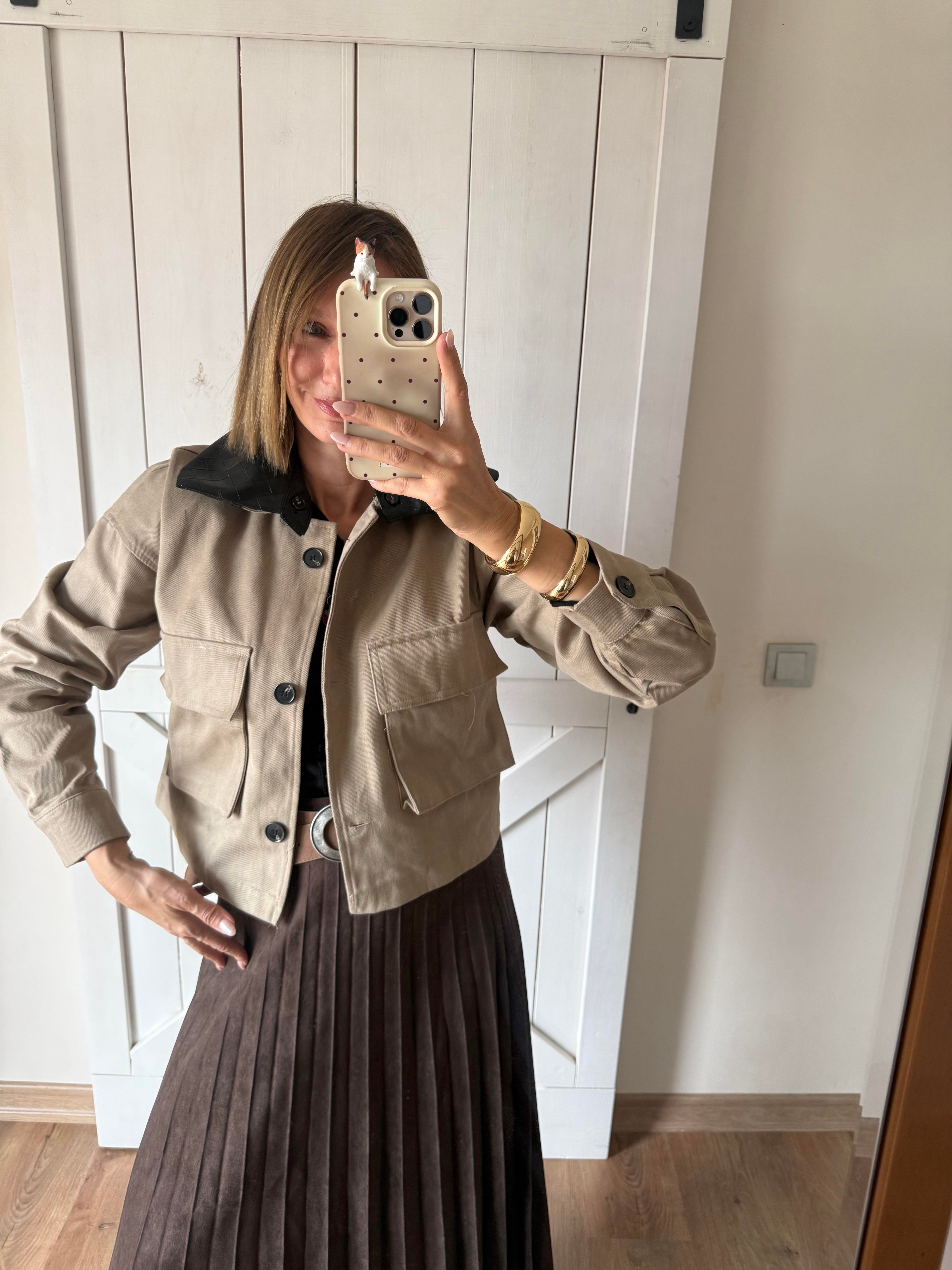 Yakası Derili Gabardin Ceket Bej