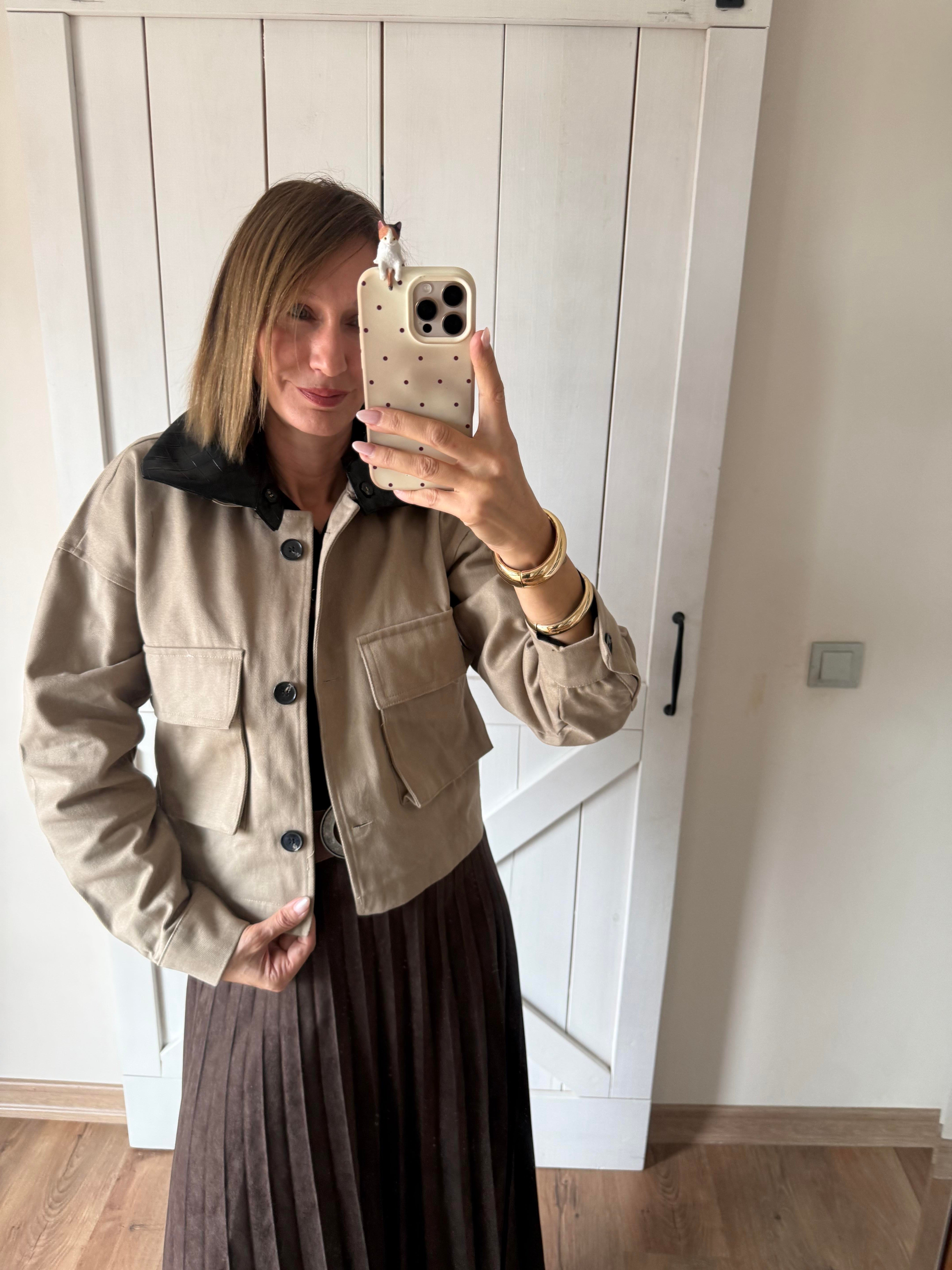 Yakası Derili Gabardin Ceket Bej