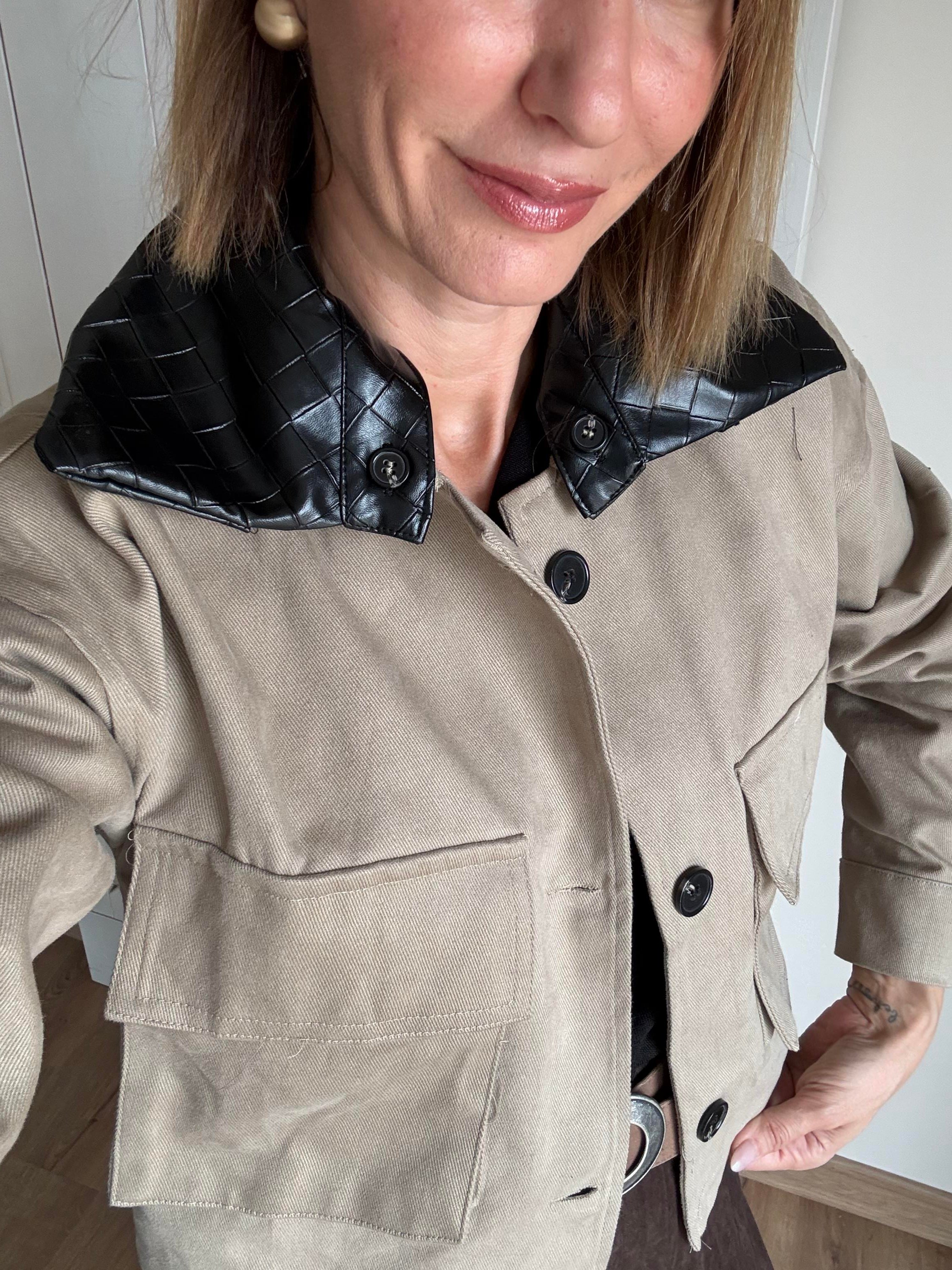 Yakası Derili Gabardin Ceket Bej