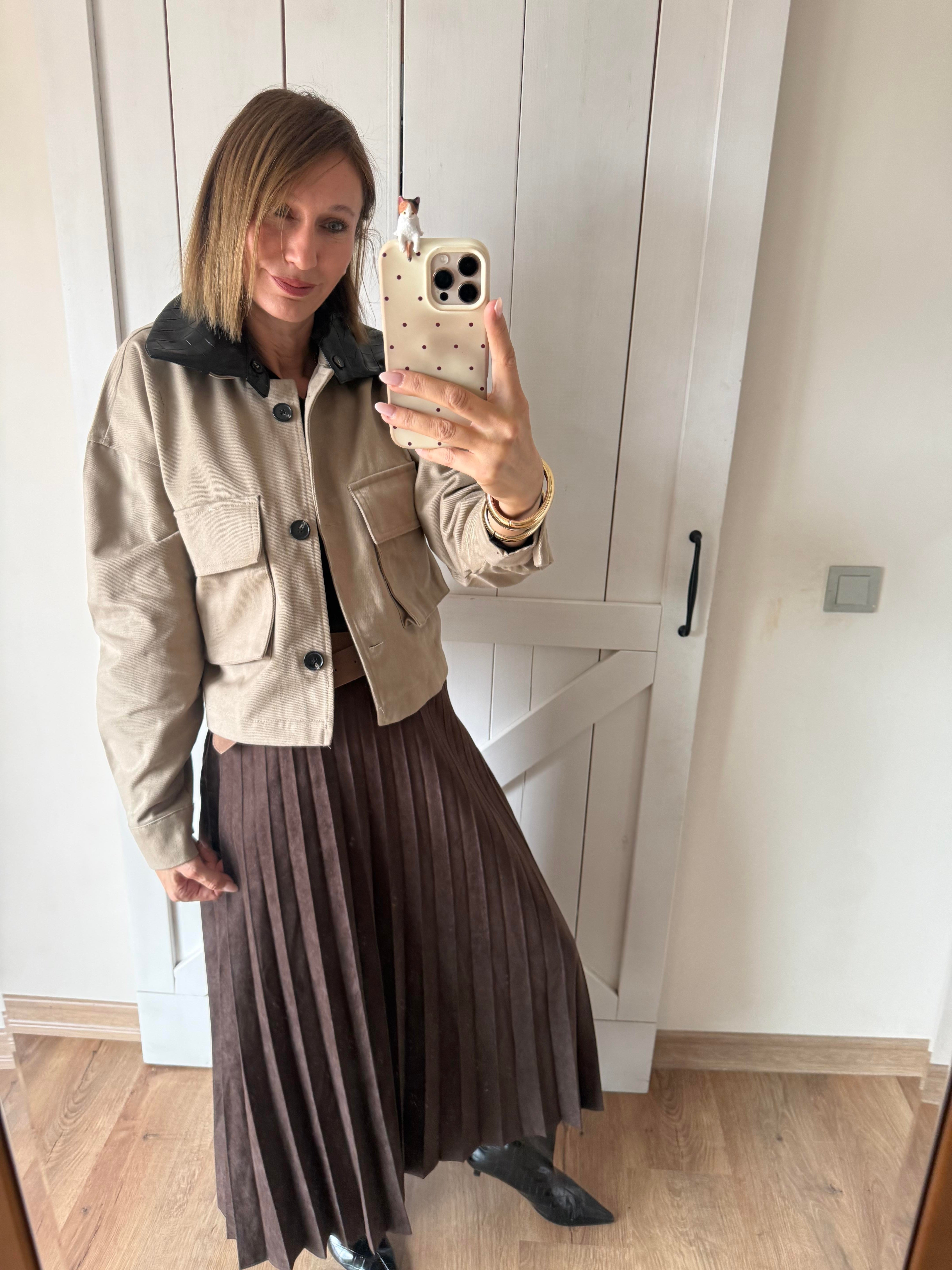 Yakası Derili Gabardin Ceket Bej