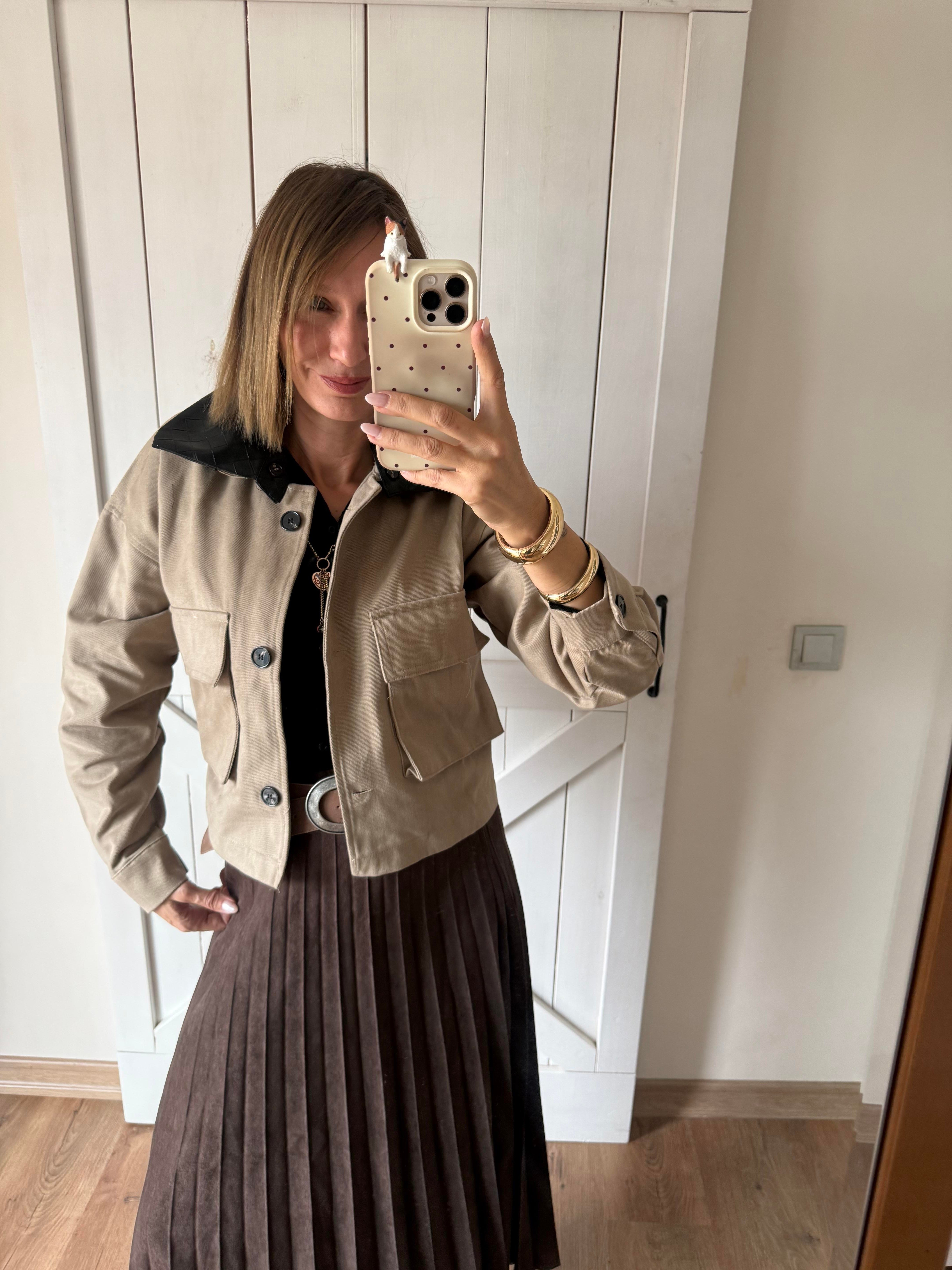 Yakası Derili Gabardin Ceket Bej