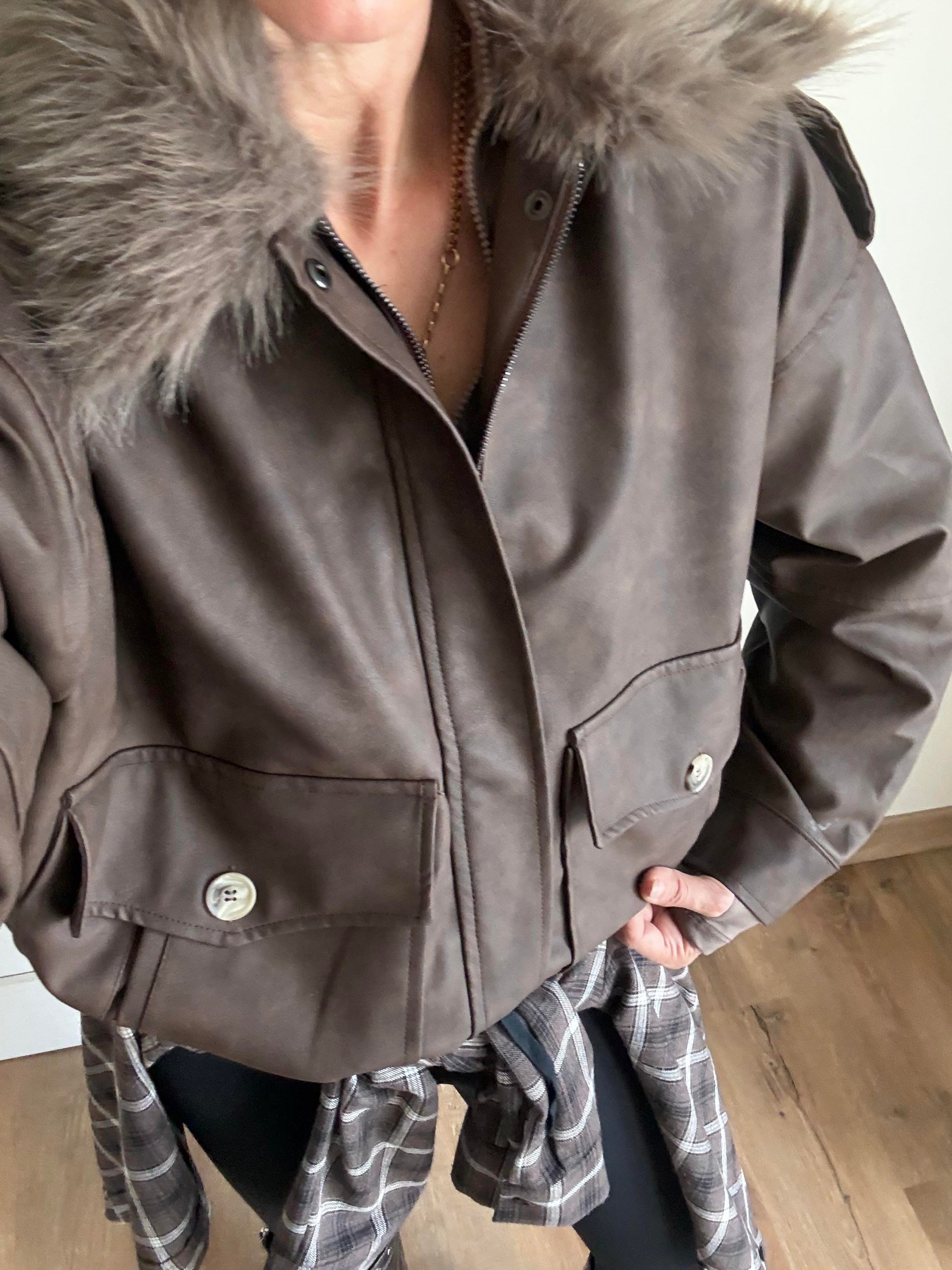 Yakası Kürk Detaylı Çıkarılabilir Deri Mont