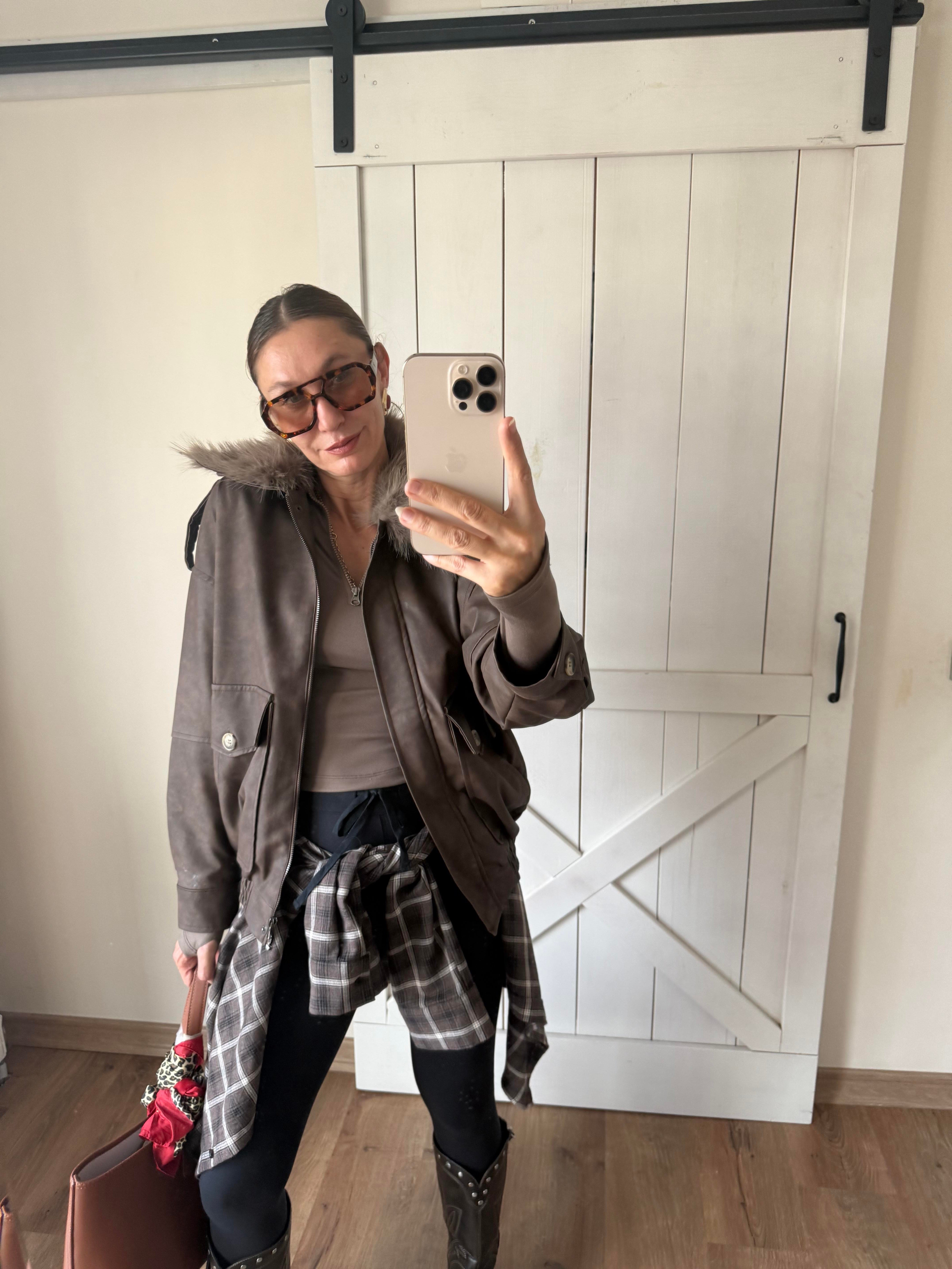 Yakası Kürk Detaylı Çıkarılabilir Deri Mont