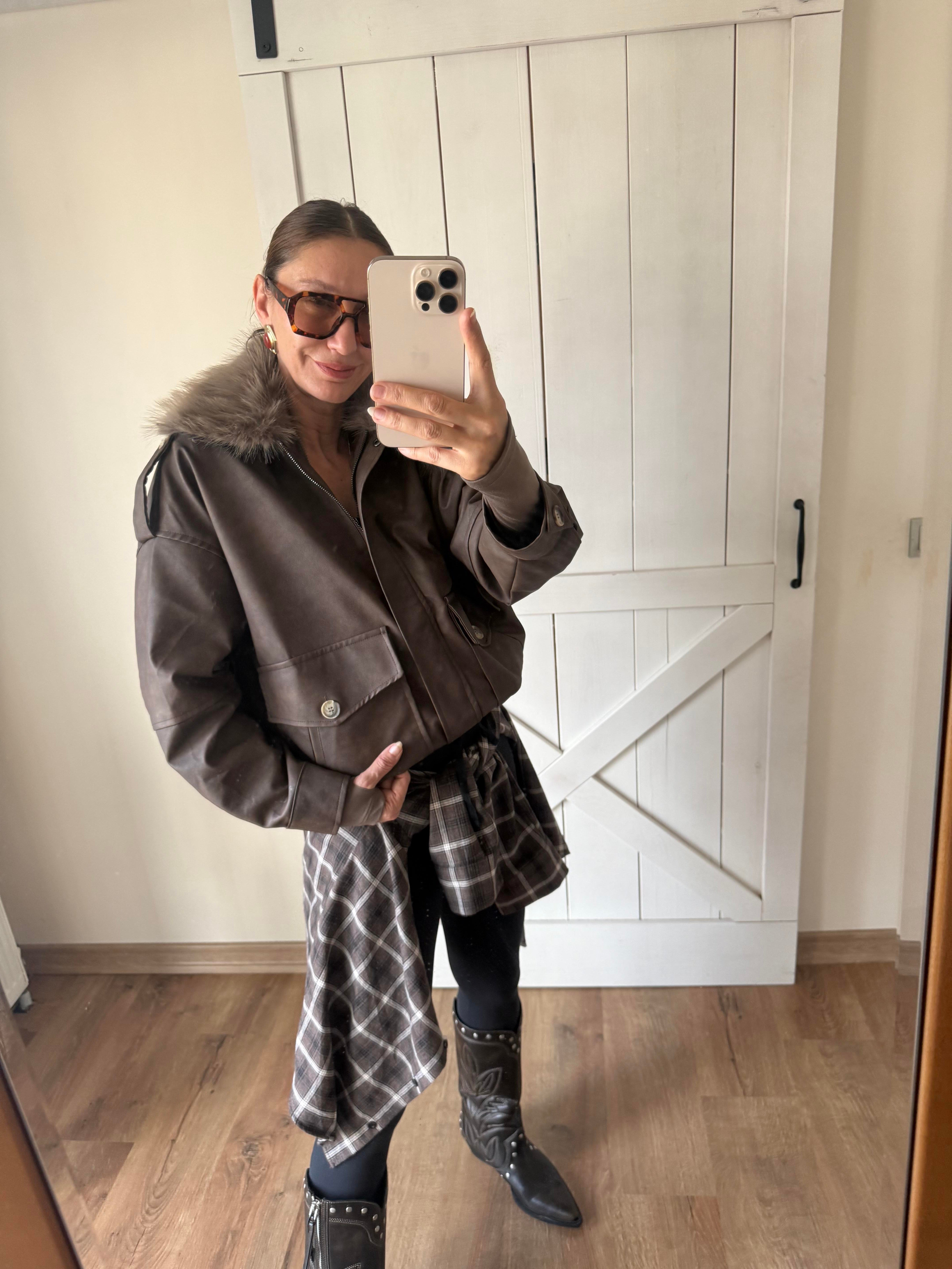 Yakası Kürk Detaylı Çıkarılabilir Deri Mont