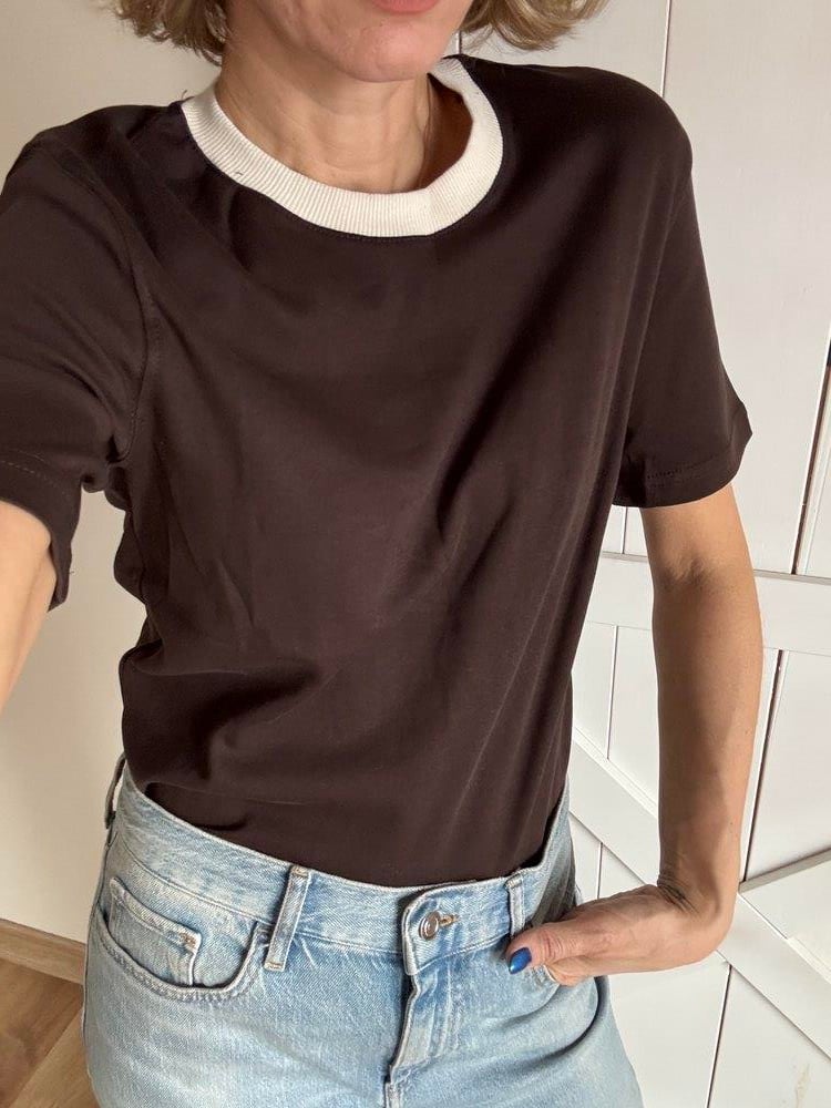 Yakası Şeritli Acı Kahve Tshirt