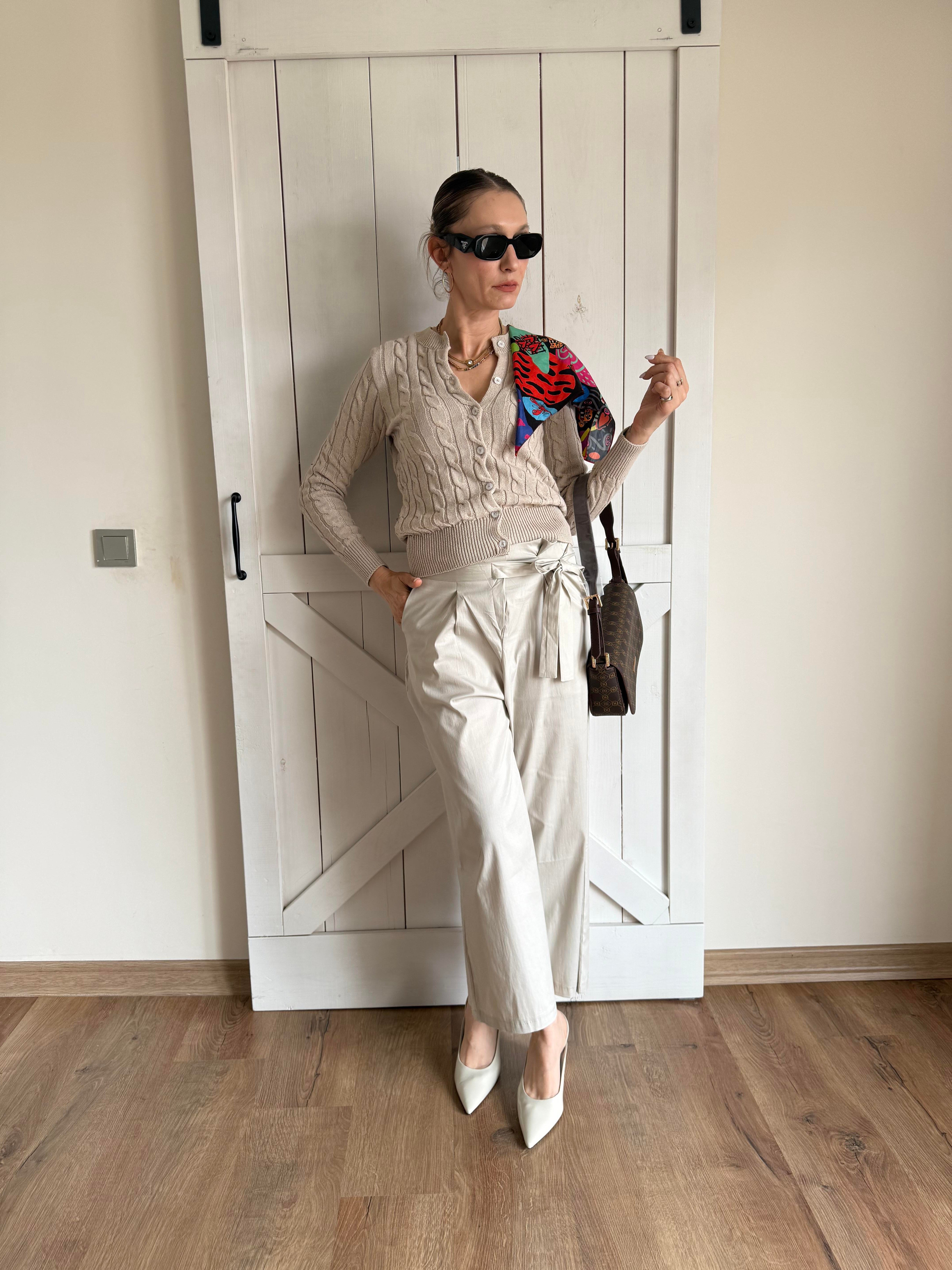 Yandan Kuşaklı Taş Rengi Pensli Pantolon