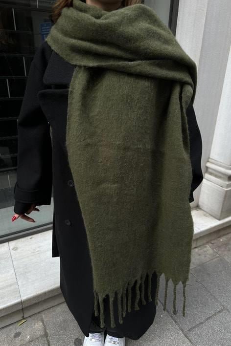 Yeşil Uçları Örgü Şal