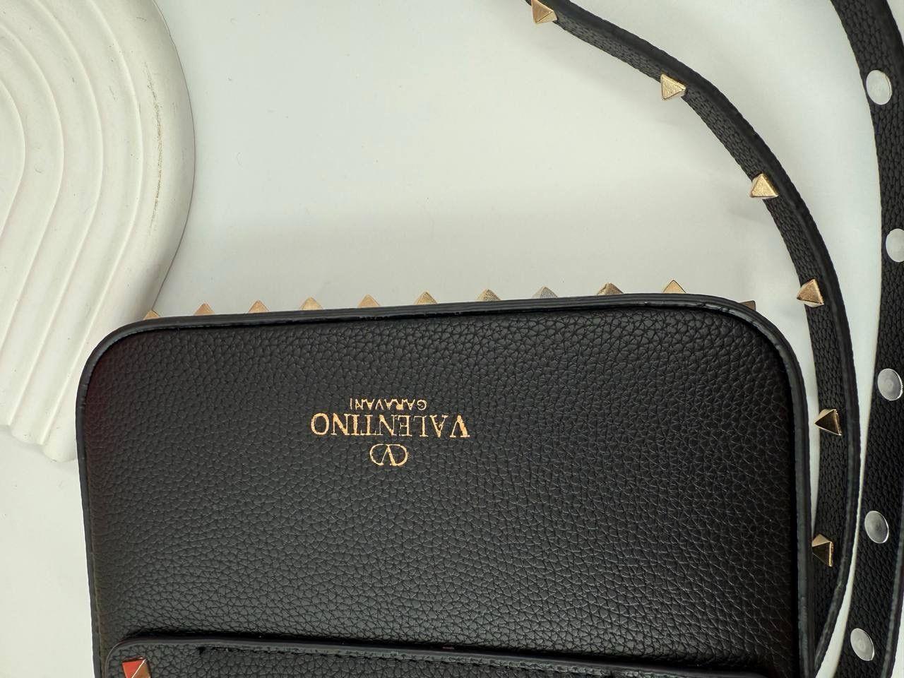 Zımba Detaylı Siyah Deri Çanta