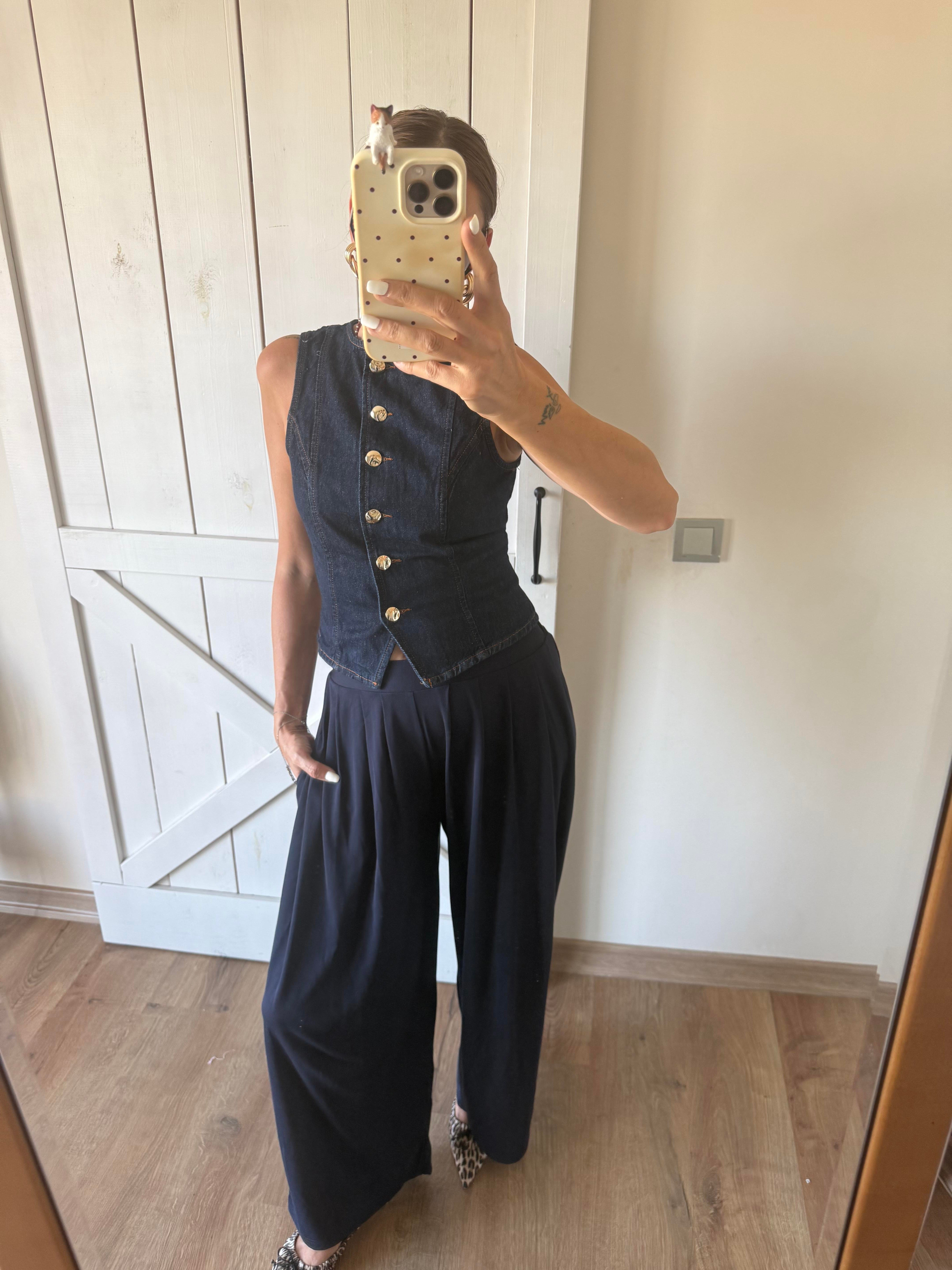 Zr Dar Kesim  Metalik Düğmeli Yelek