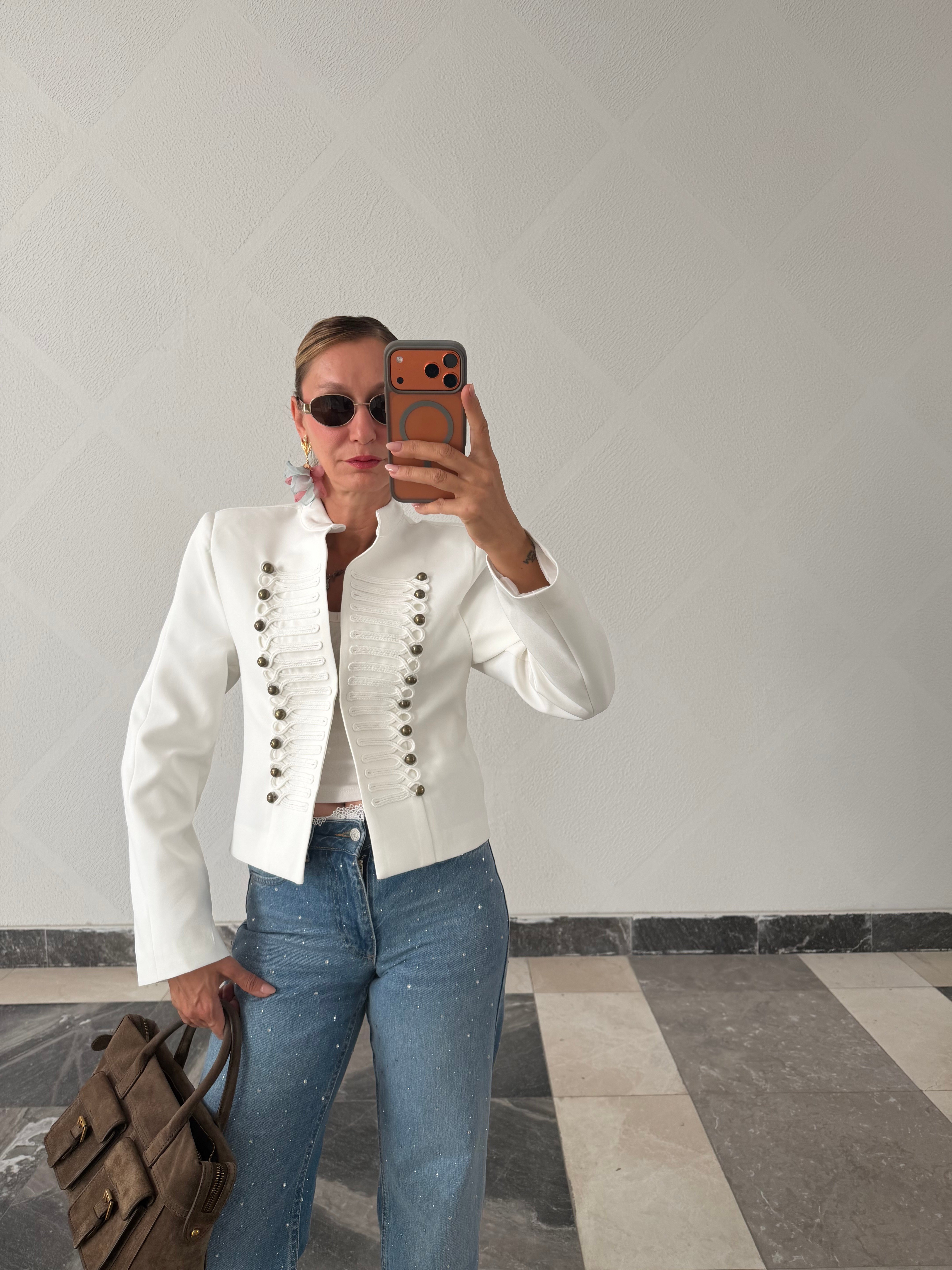 Zr Model Beyaz Napolyon Vatkalı Ceket