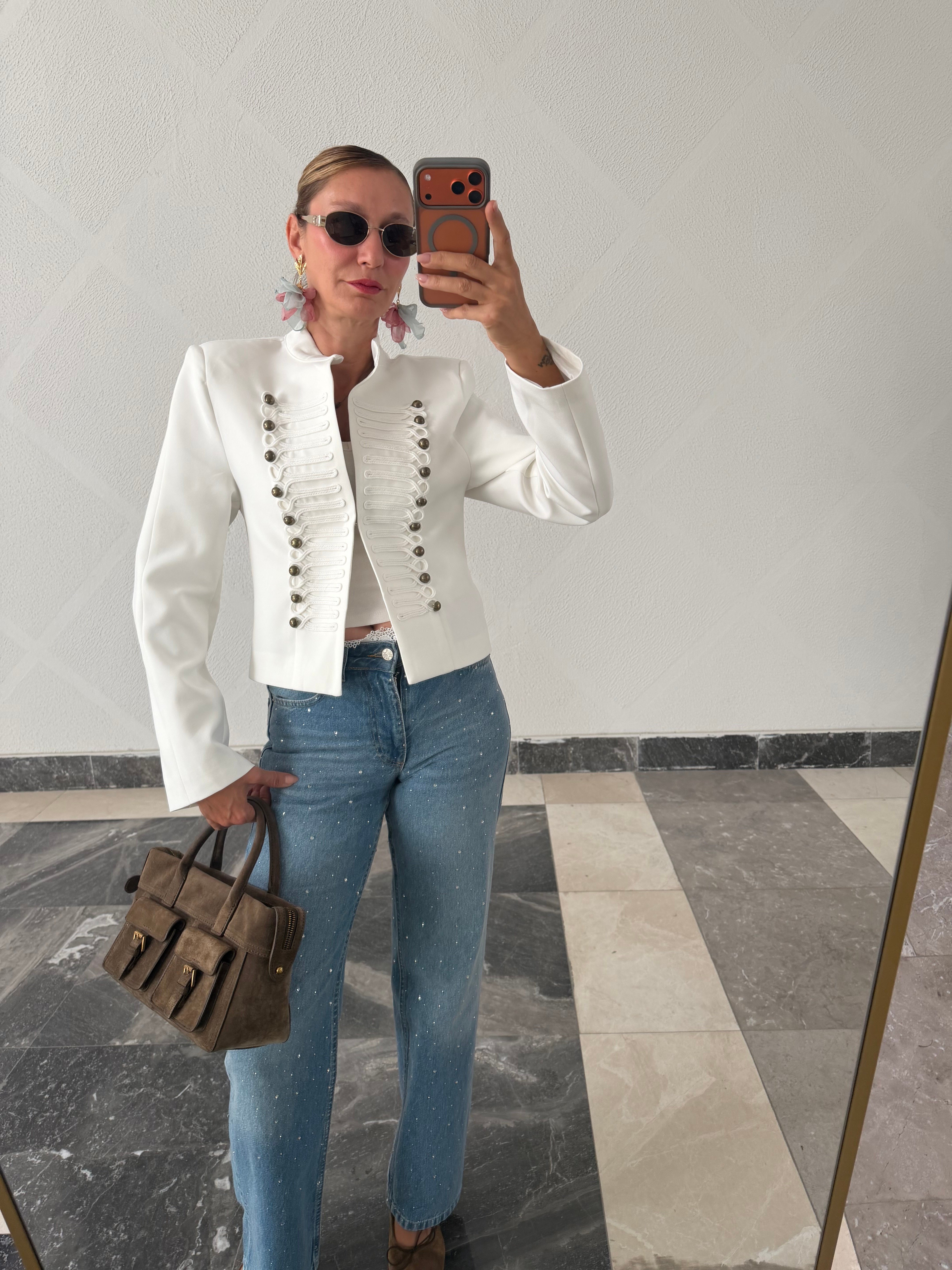 Zr Model Beyaz Napolyon Vatkalı Ceket