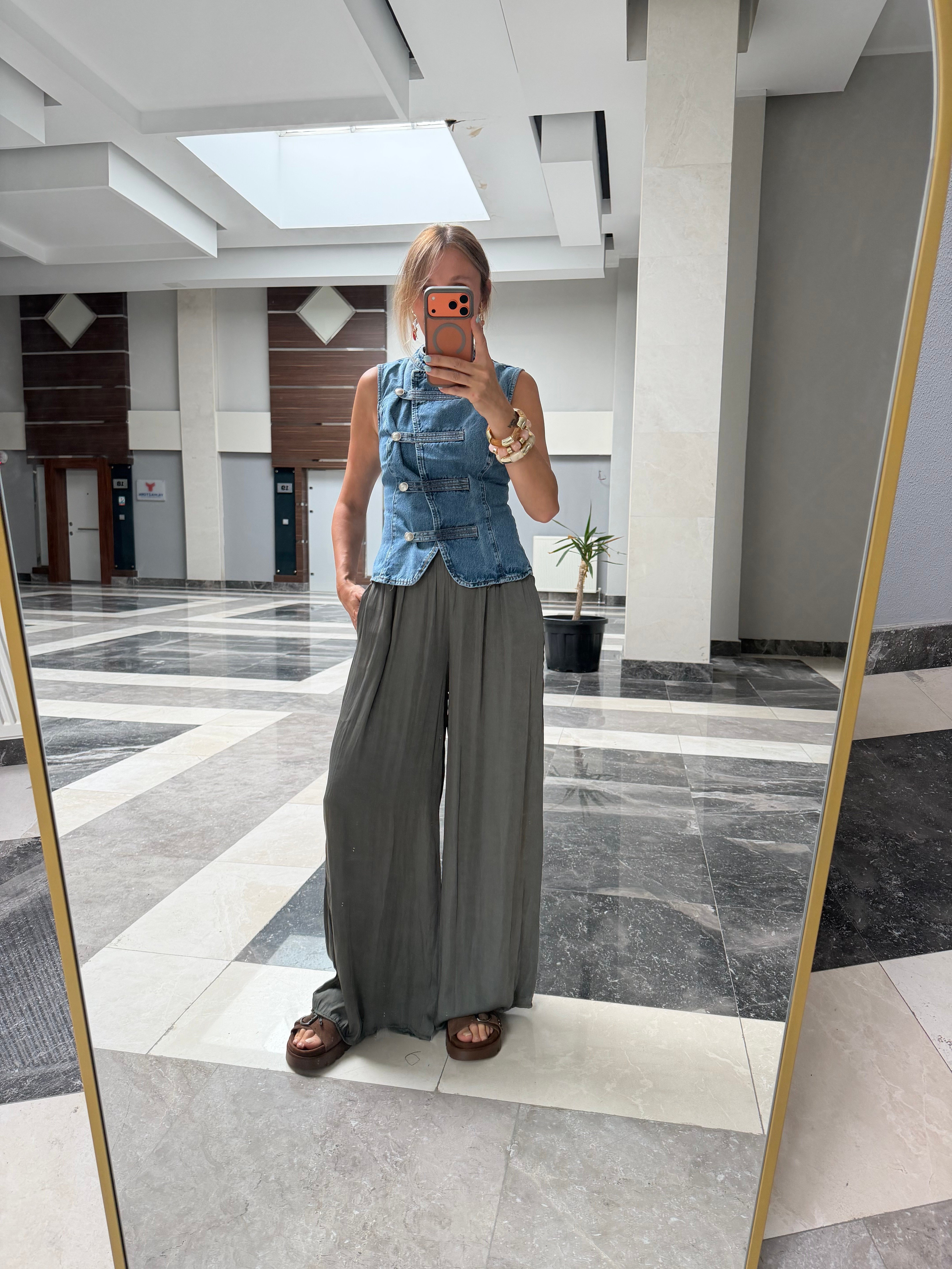 Zr Model Kalın Kemerli Bol Pantolon