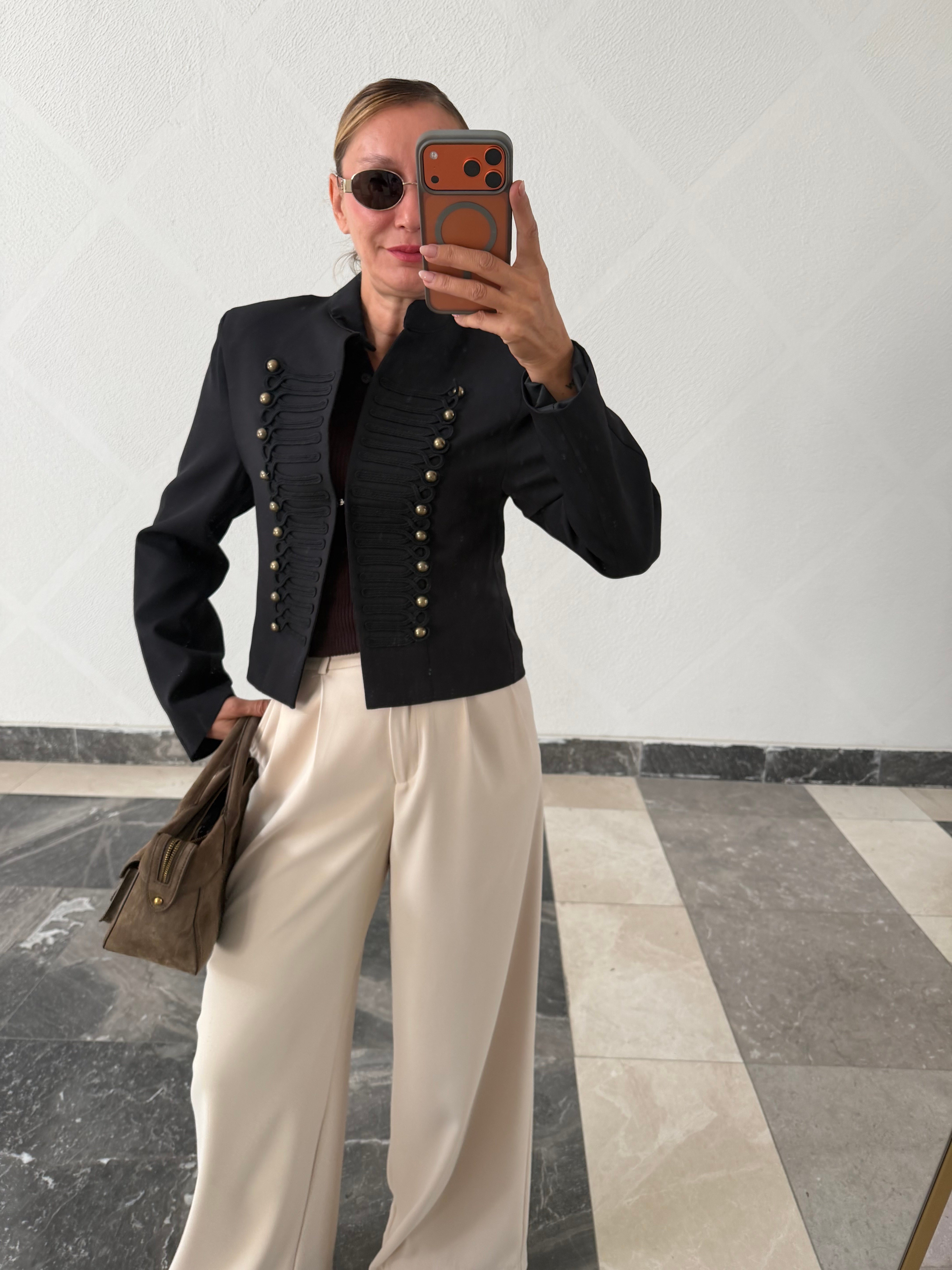 Zr Model Siyah Napolyon Vatkalı Ceket