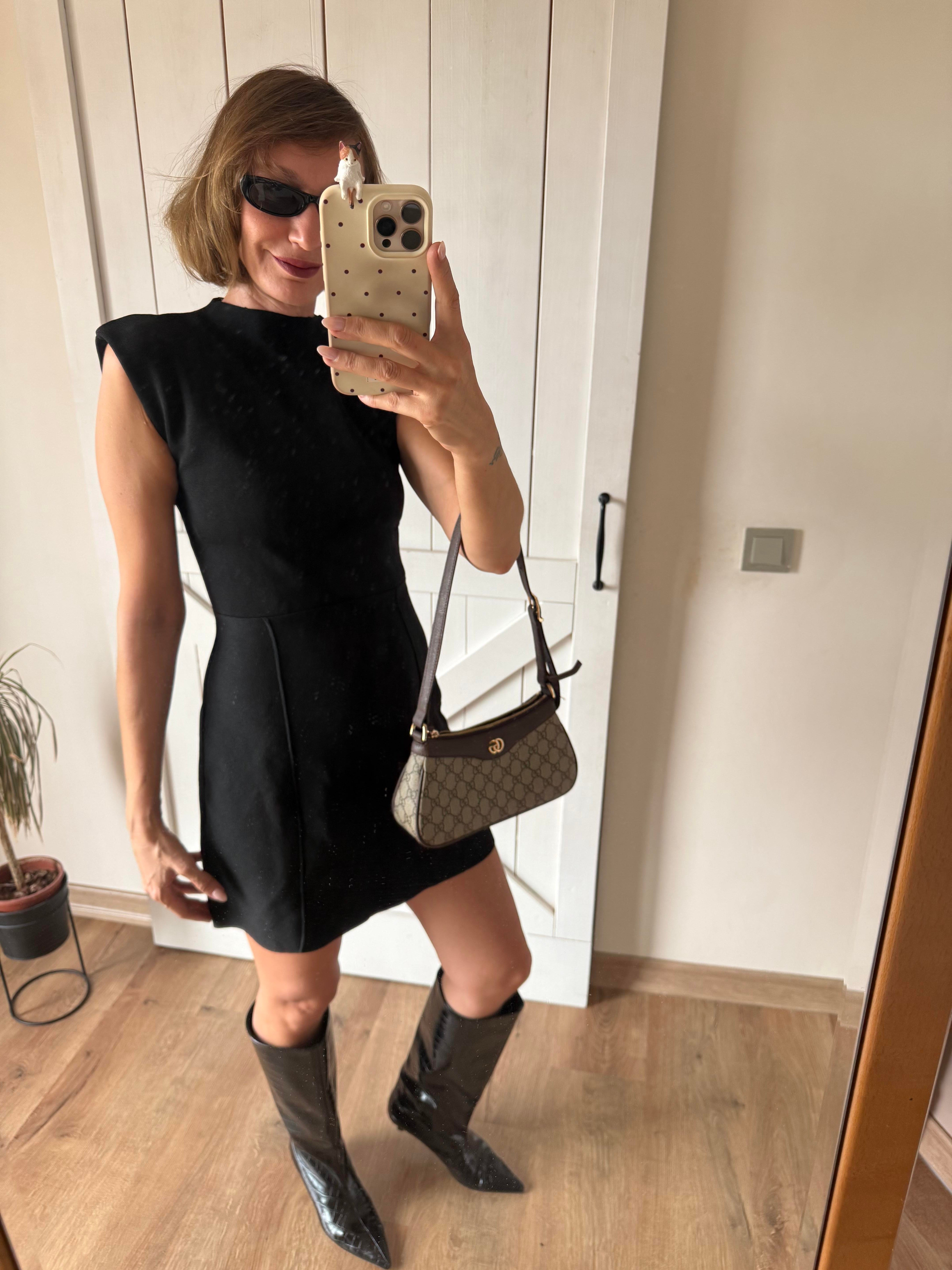 Zr Siyah Triko Elbise