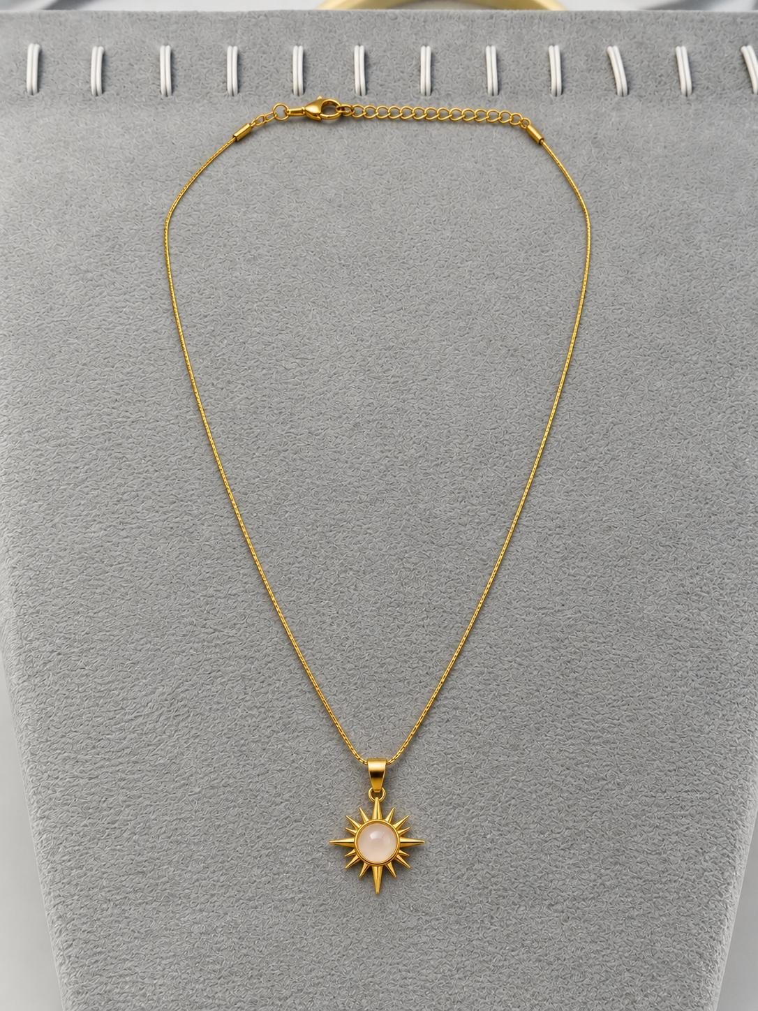 Gold Emerald Kolye