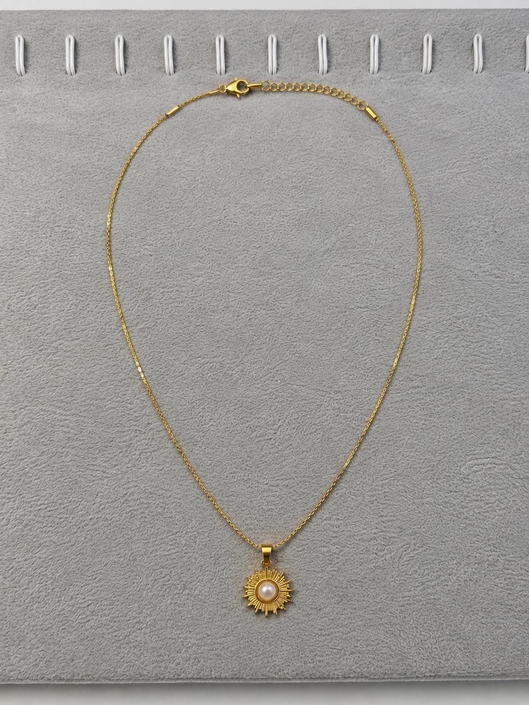 Gold Güneş Figürlü