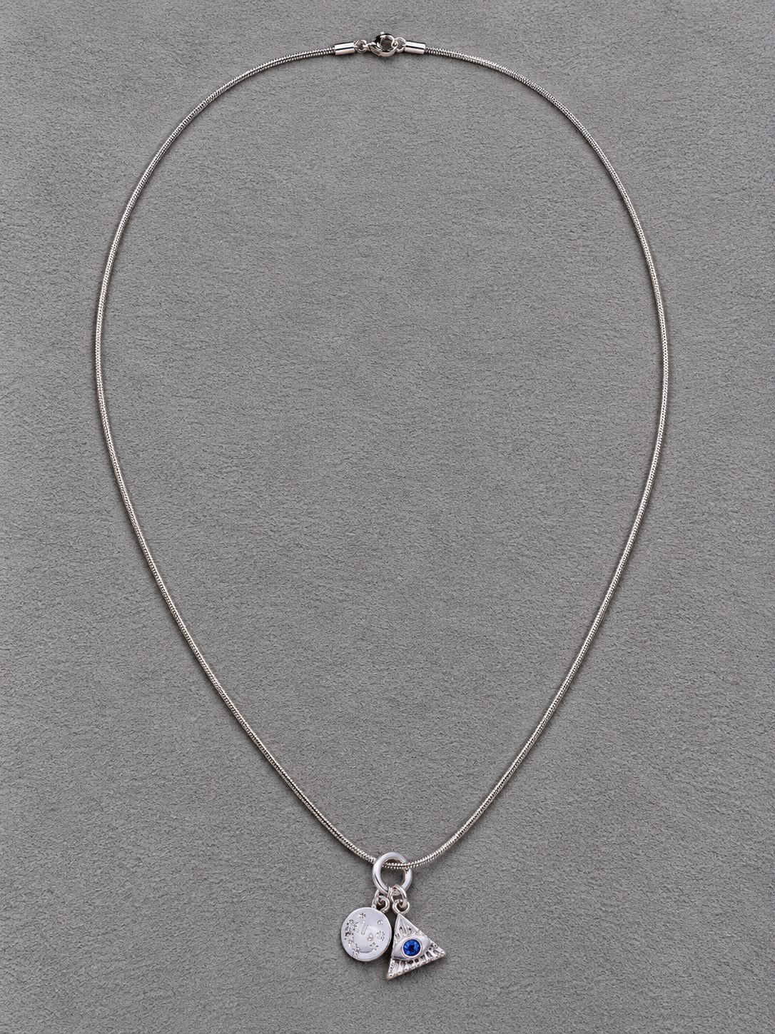 Silver Üçgen Figürlü Kolye