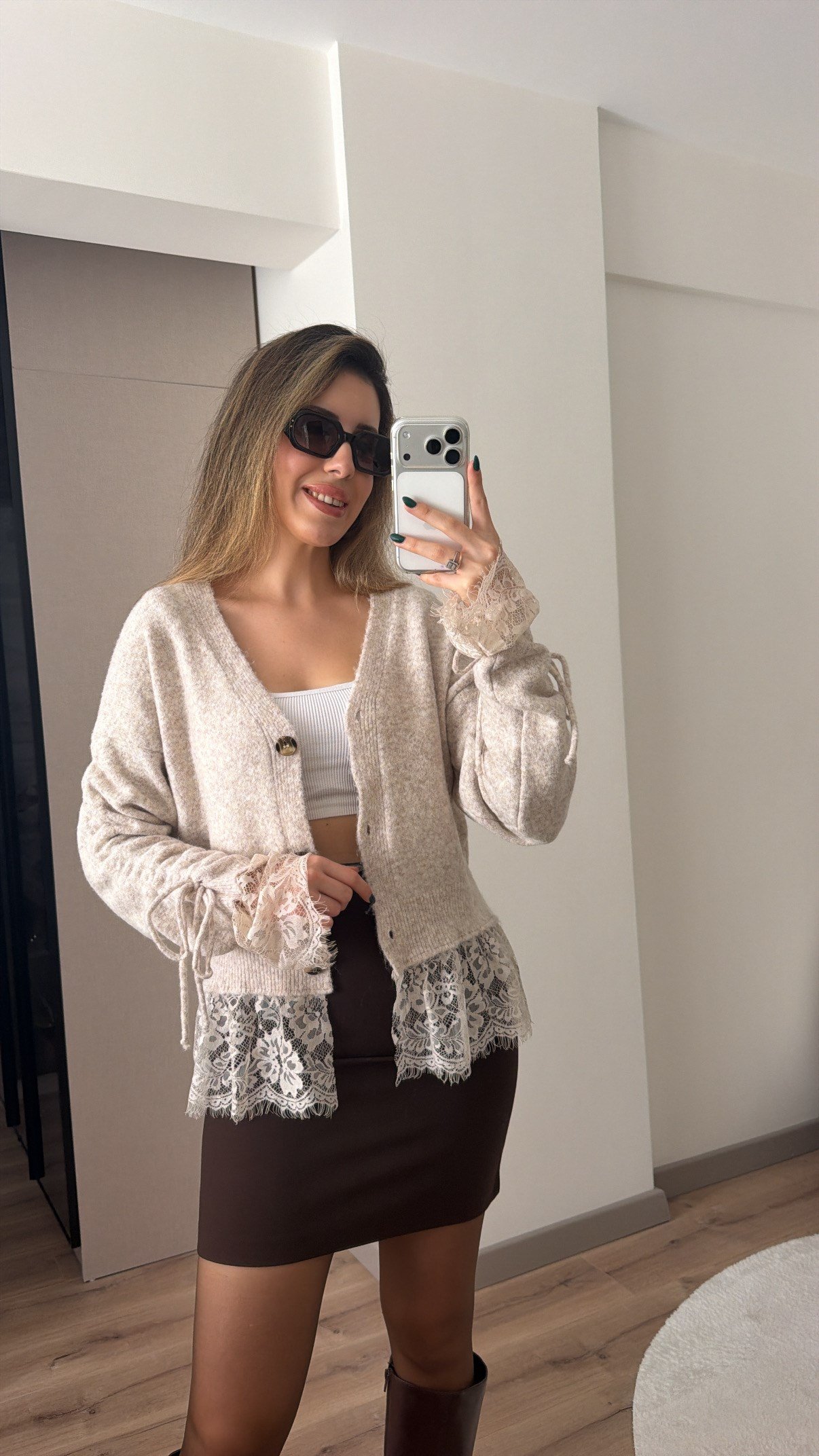 DANTELLİ YUMOŞ EKRU HIRKA