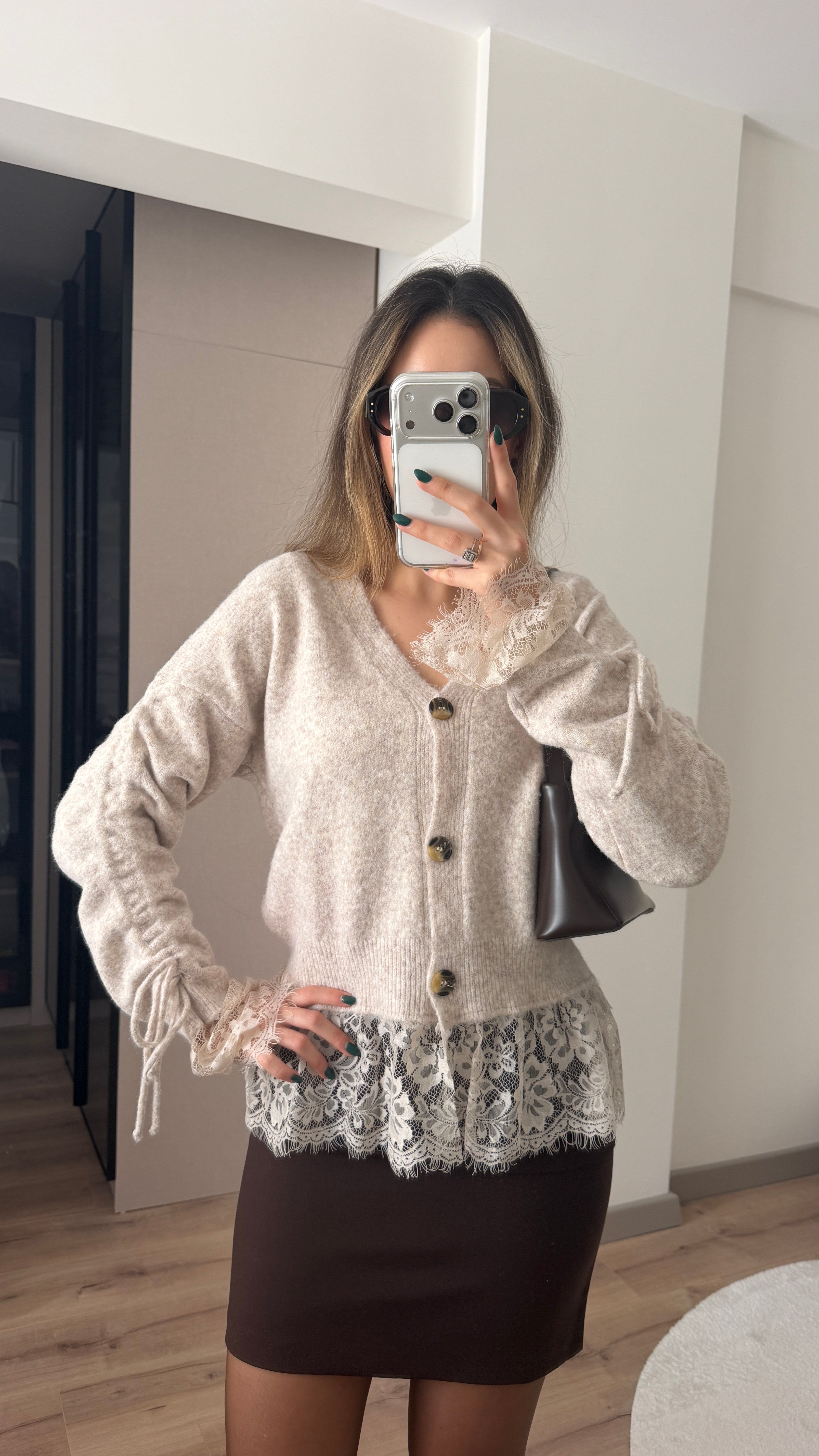 DANTELLİ YUMOŞ EKRU HIRKA