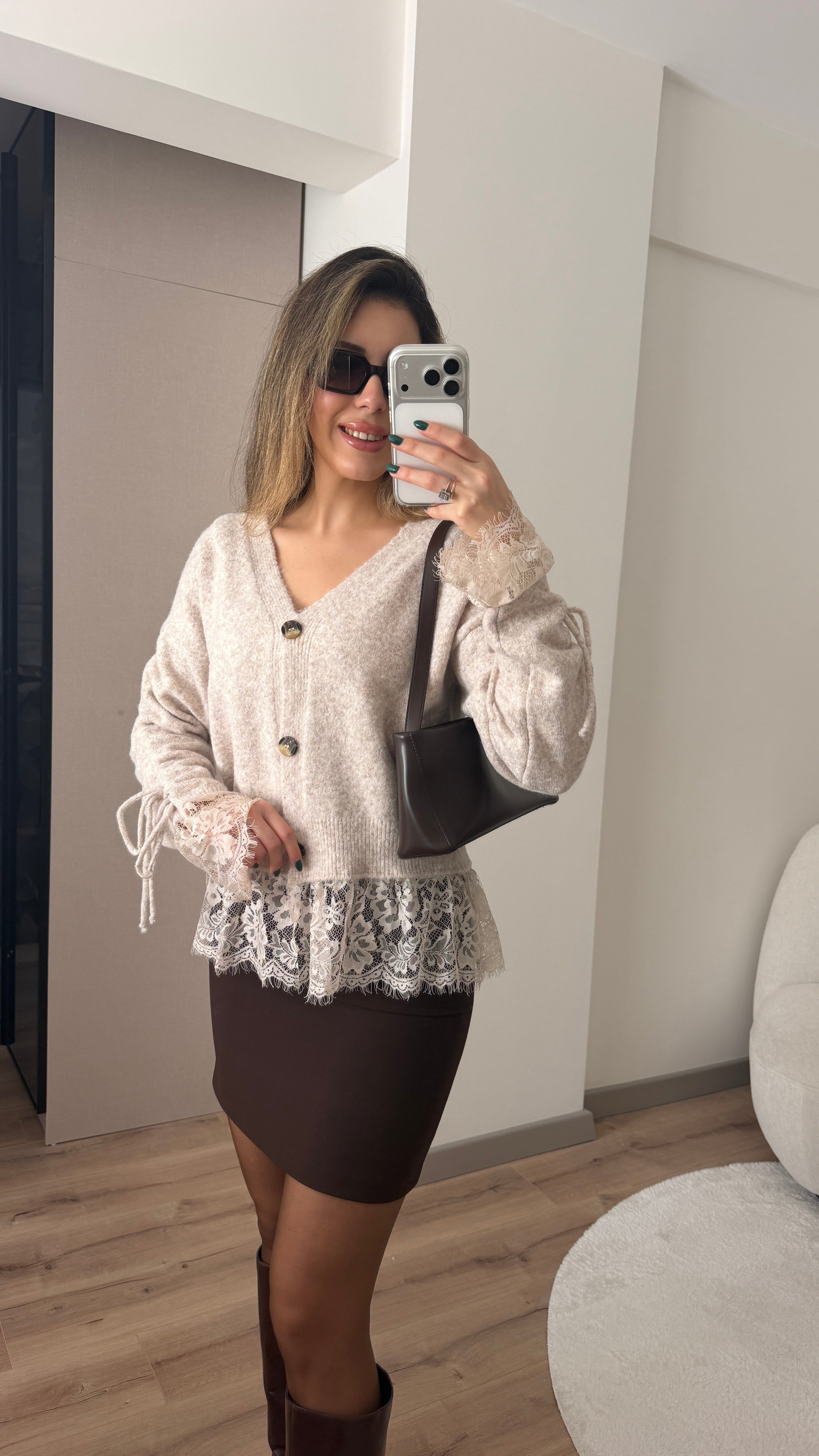 DANTELLİ YUMOŞ EKRU HIRKA