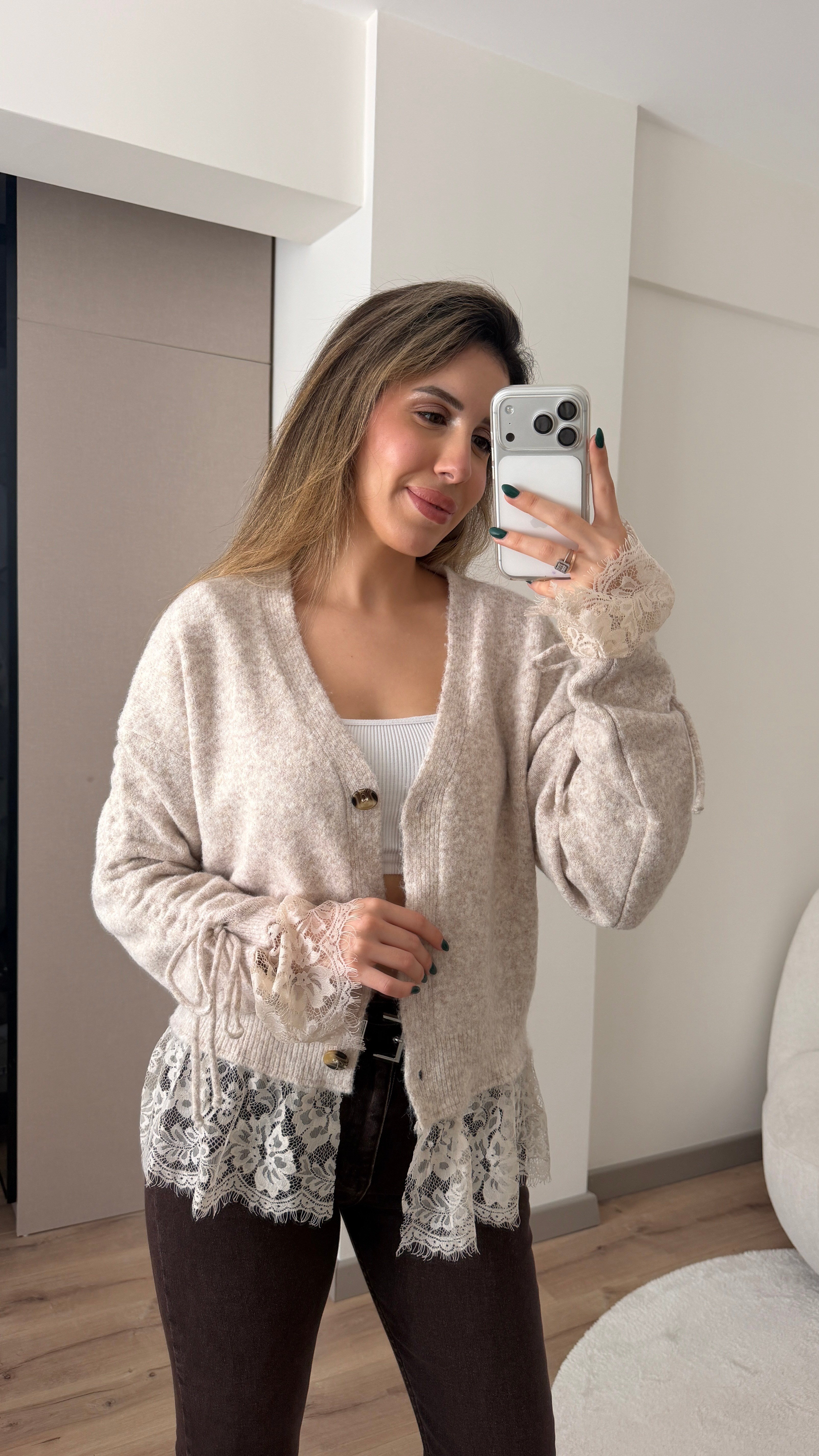 DANTELLİ YUMOŞ EKRU HIRKA