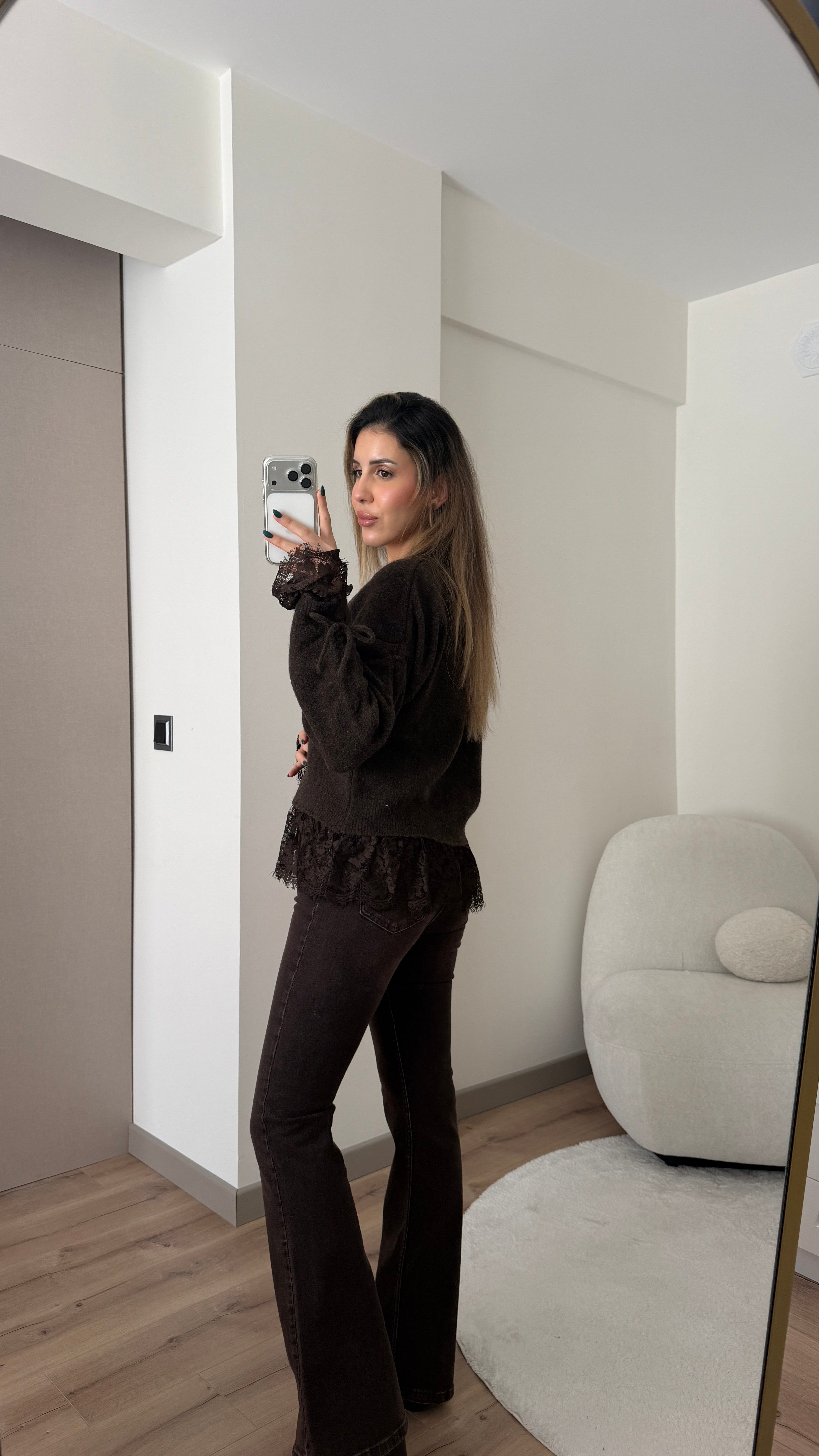 DANTELLİ YUMOŞ KAHVE HIRKA