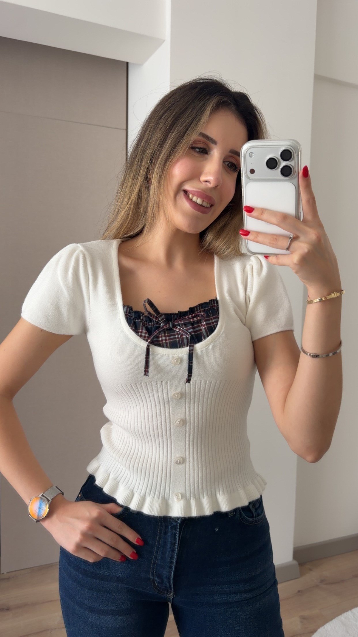 EKOSE DETAYLI FIRFIRLI EKRU BLUZ