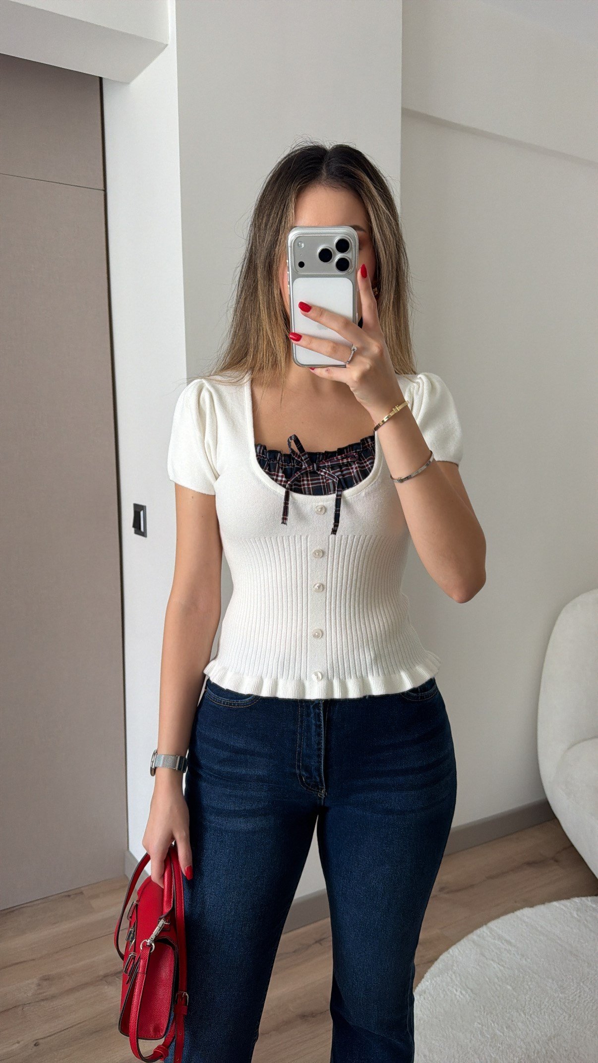 EKOSE DETAYLI FIRFIRLI EKRU BLUZ